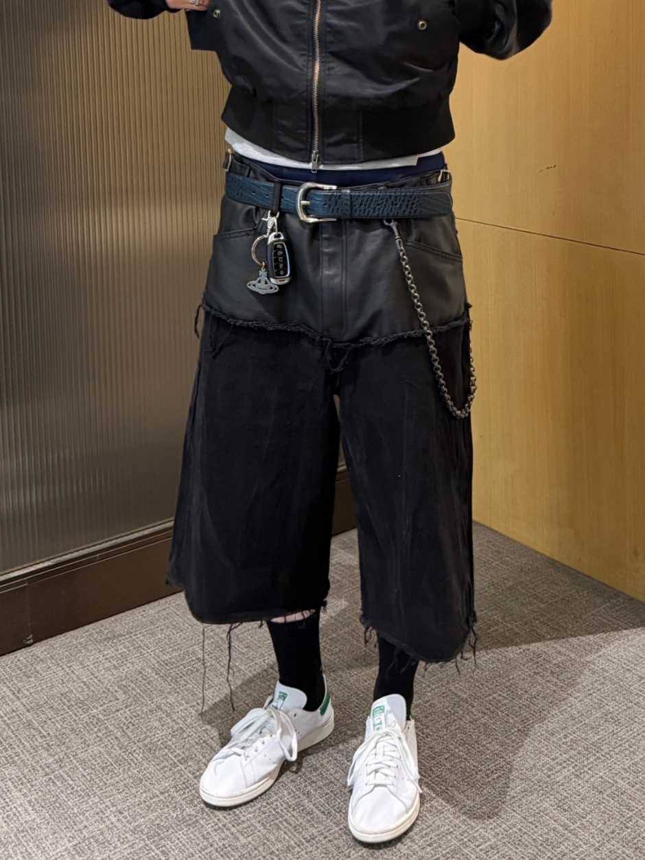 ROARINGRAD Layered Carbon Bermuda Denim Pants Black 착용 스타일 - 2