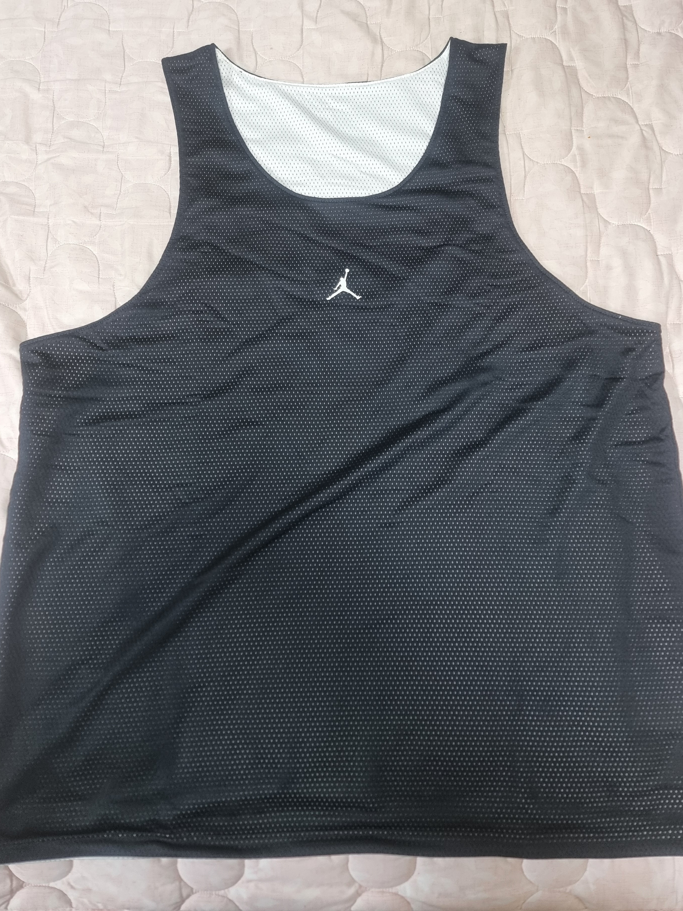 Jordan Sport Reversible Jersey Black White (IF0864-010) 착용 스타일 - 1