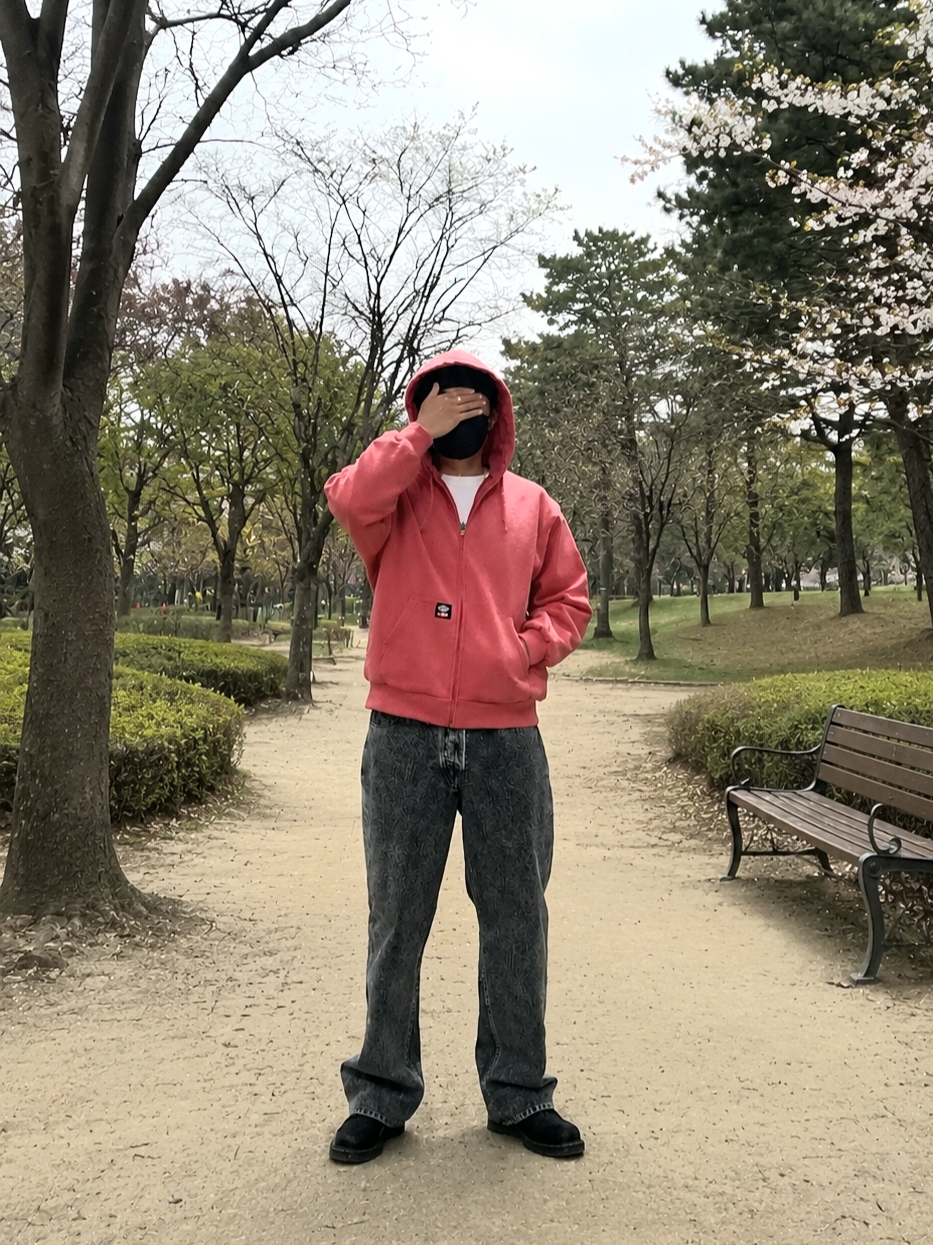 Supreme x Dickies Quilted Lined Zip Up Hooded Sweatshirt Burnt Red - 25FW, Dr. Martens 1461 Nappa Black 착용 스타일 - 1