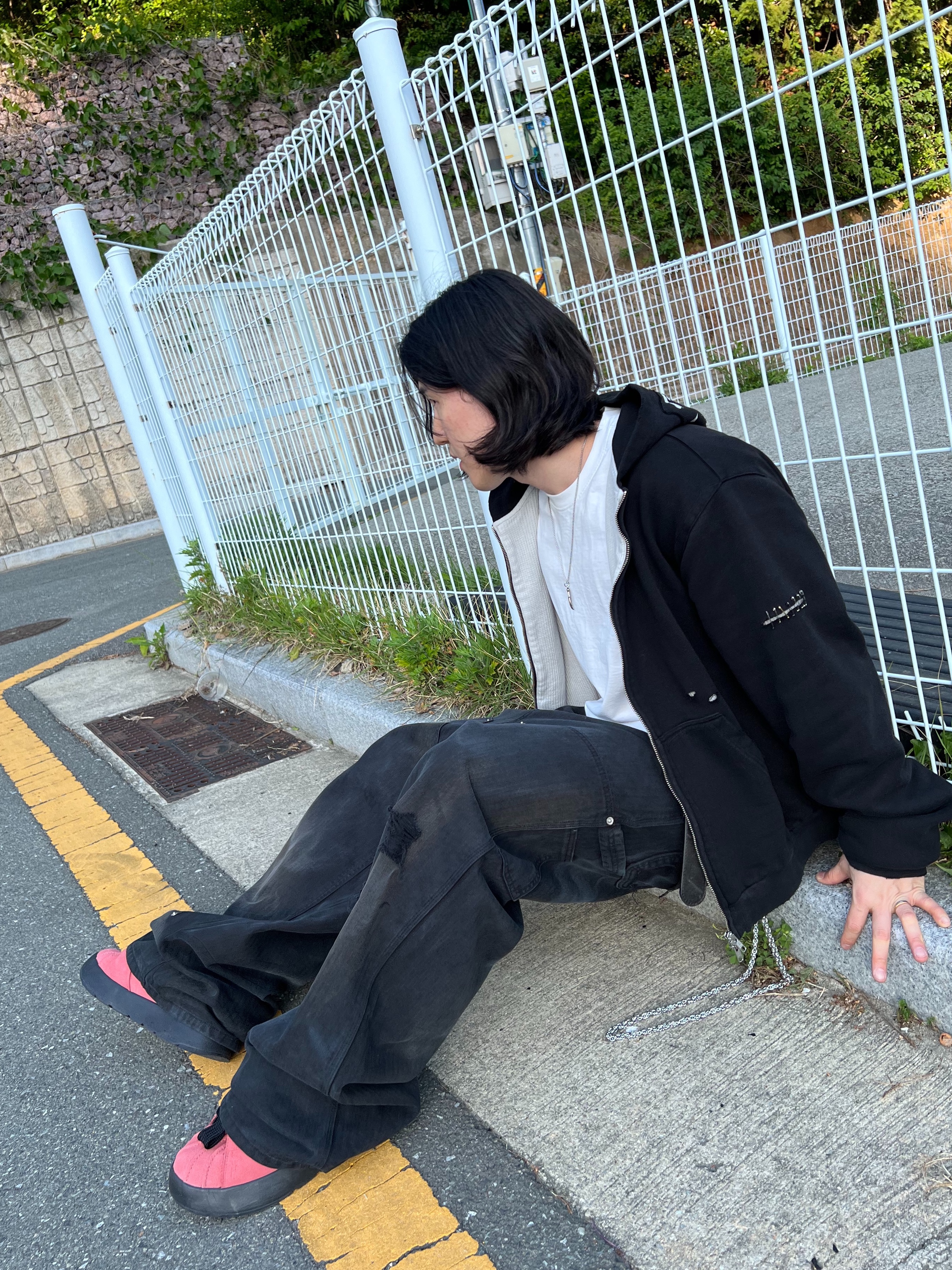 MJD Cowboy Patch Thermal Zip-Up Hoodie Black, Undermycar MU.128 Original Logo Cracked Leather Belt Silver / Black 착용 스타일 - 6