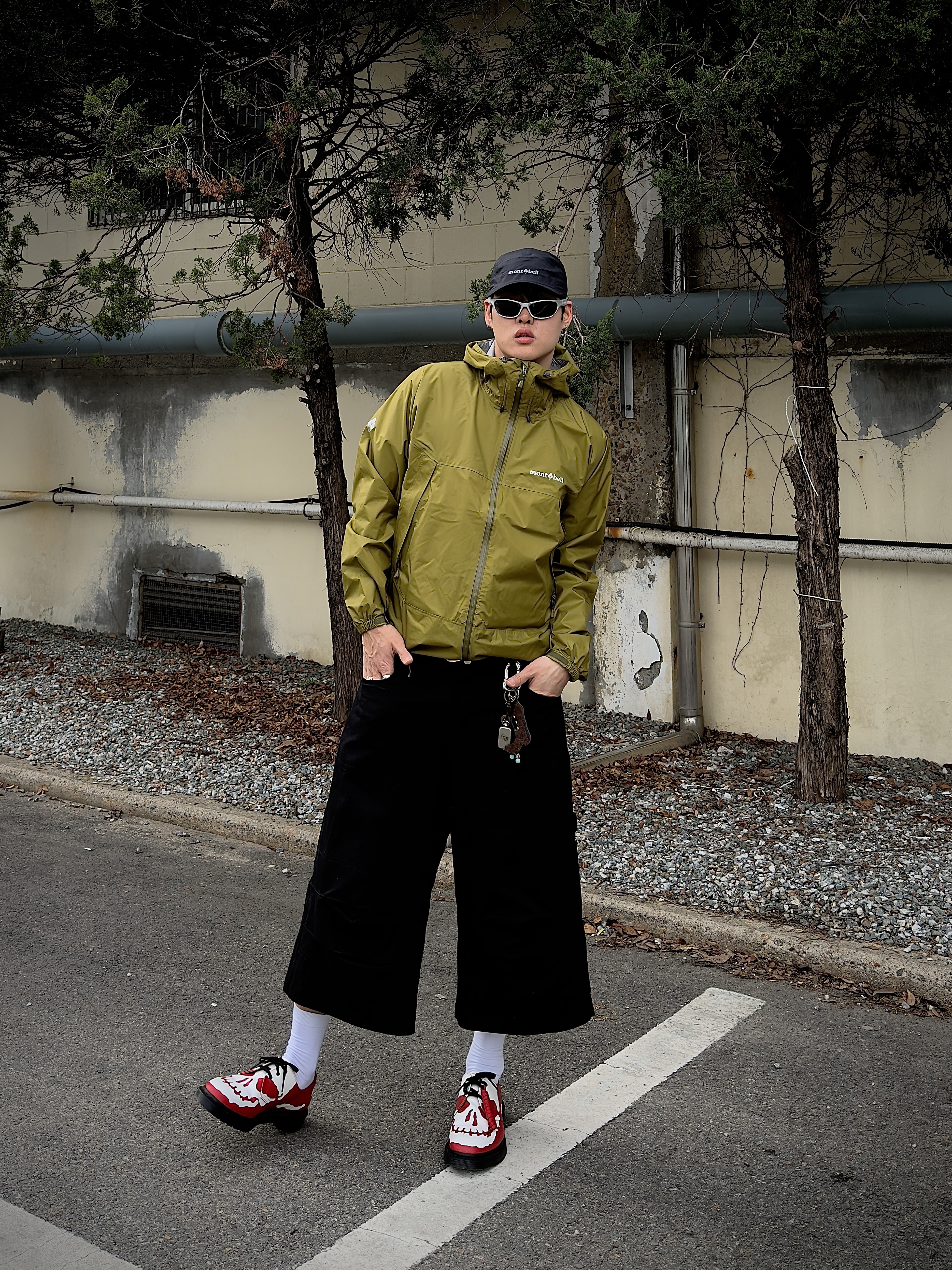 [KREAM 단독] runwhither Race L001 Silver, Dr. Martens x Supreme 1461 3-Eye Shoe Red - 25FW 착용 스타일 - 4