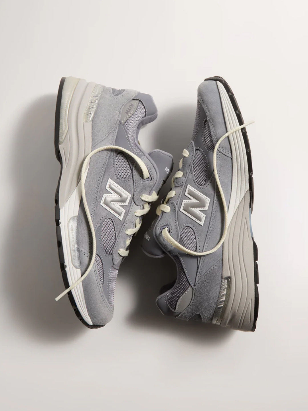 New Balance x Kith 990v4 Made in USA Dusty Mauve, New Balance x Kith 990v3 Made in USA Hallow 착용 스타일 - 3