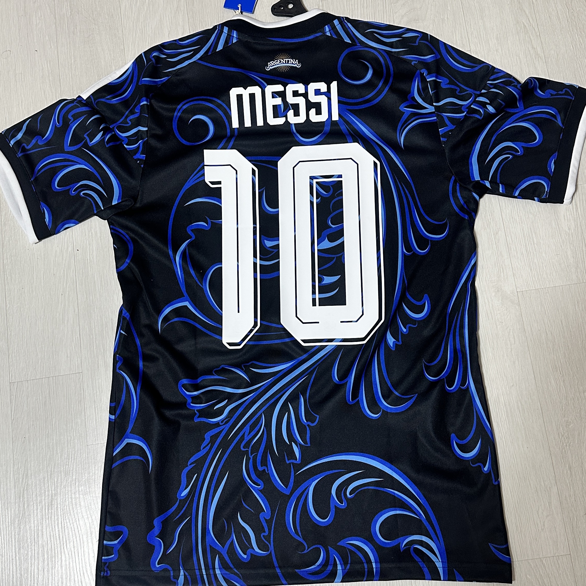 Adidas Argentina 2026 Away Authentic Jersey Black Lucid Blue - US Sizing (Non Marking Ver.) 착용 스타일 - 2