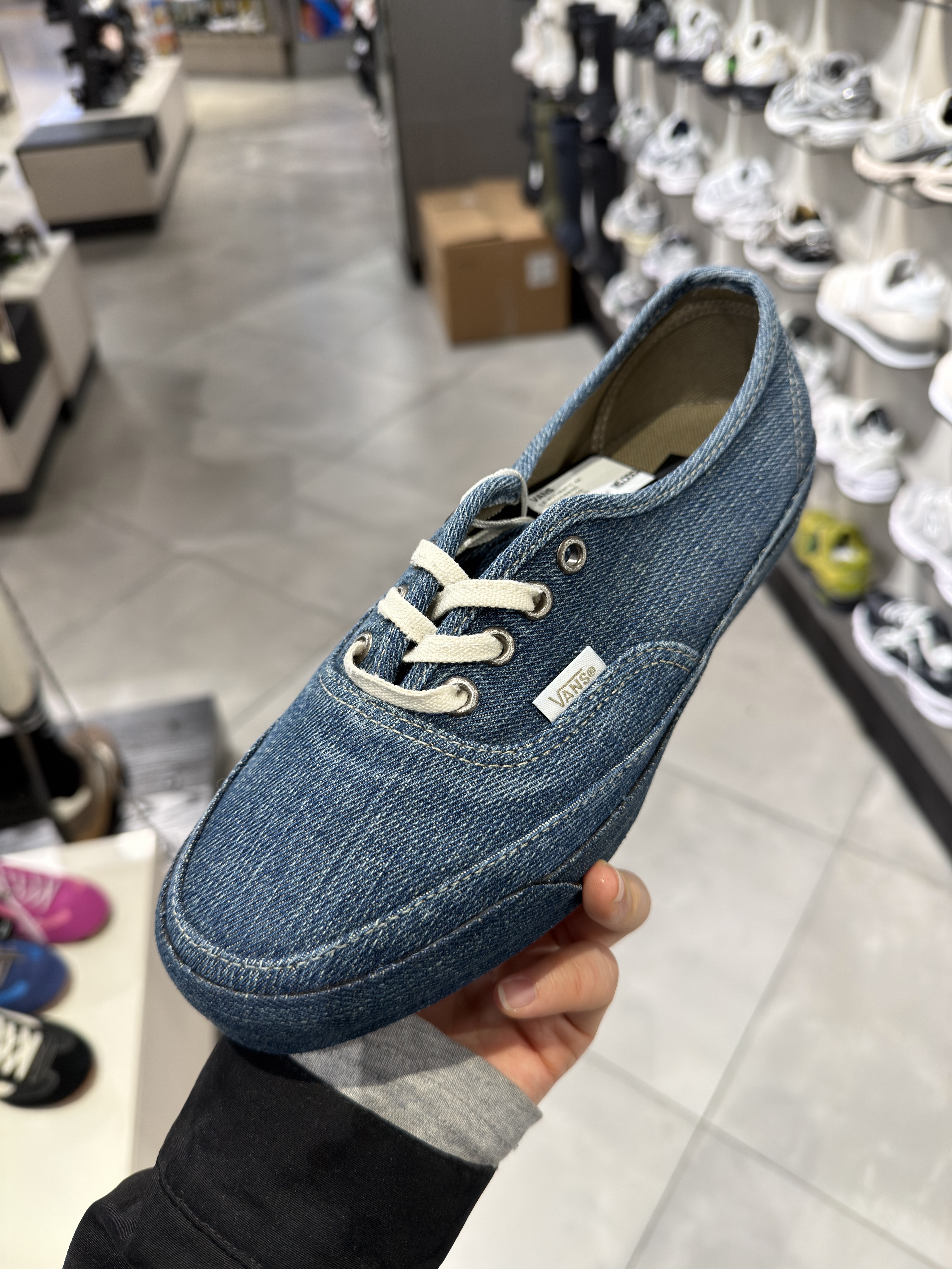 Vans Premium Authentic 44 Denim Indigo, Vans Premium Authentic 44 Denim Black 착용 스타일 - 2