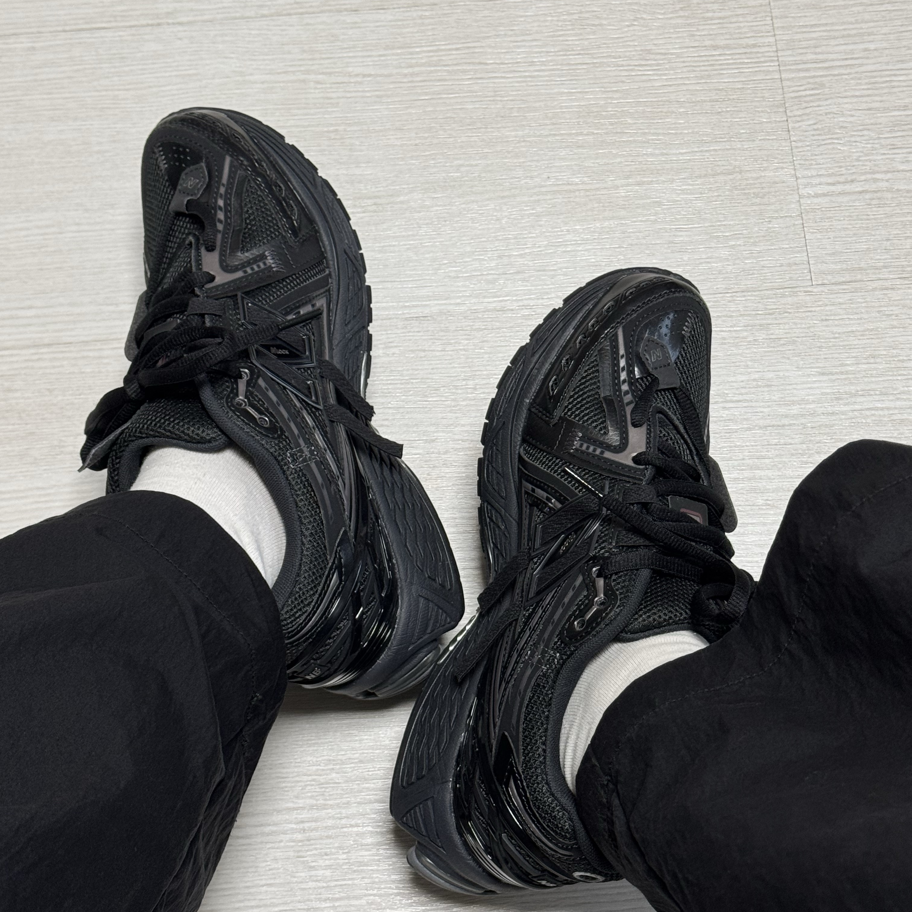 New Balance 1906A Black 착용 스타일 - 4
