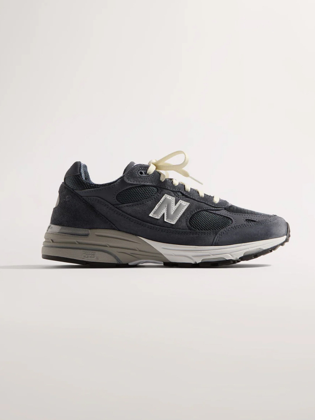 New Balance x Kith 990v4 Made in USA Dusty Mauve, New Balance x Kith 990v3 Made in USA Hallow 착용 스타일 - 2