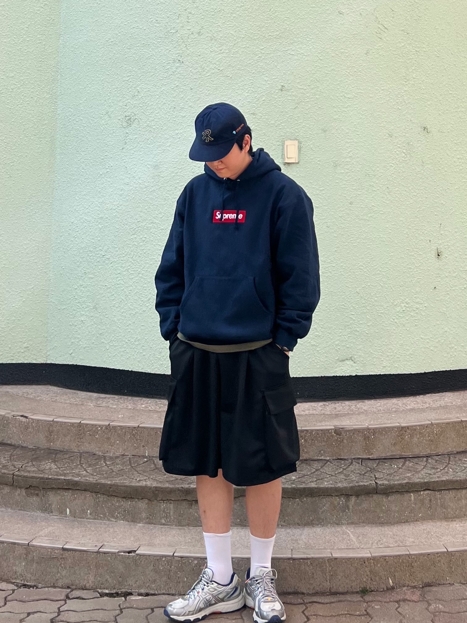 Supreme Box Logo Hooded Sweatshirt Navy - 24FW, Asics x IAB Studio Gel-Venture 6 착용 스타일 - 1