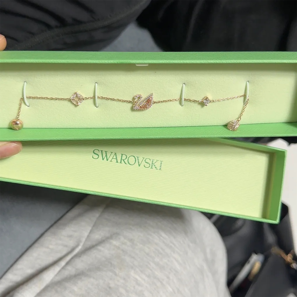 (W) Swarovski Dazzling Swan Bracelet Pink Rose Gold Plated 착용 스타일 - 2