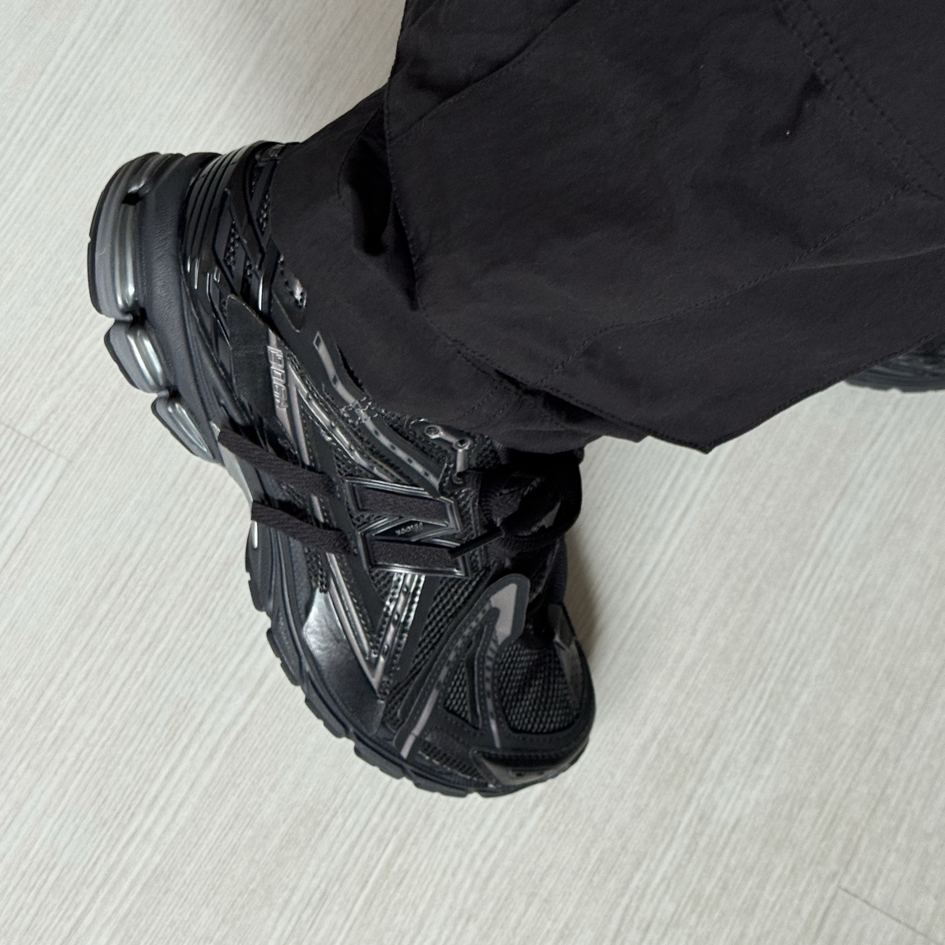 New Balance 1906A Black 착용 스타일 - 3