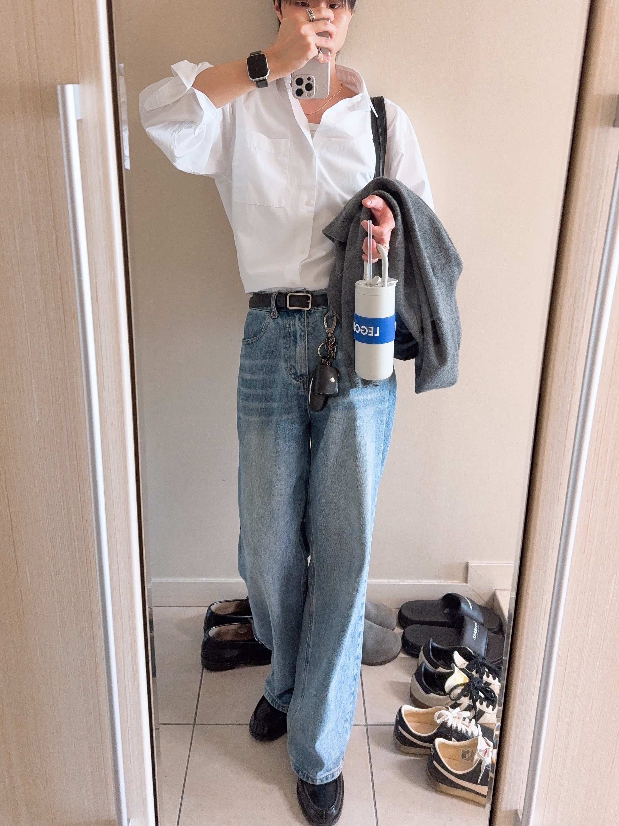 Play Comme des Garcons White Heart Knit Cardigan Grey, Haruta HS-906 Penny Loafer Black 착용 스타일