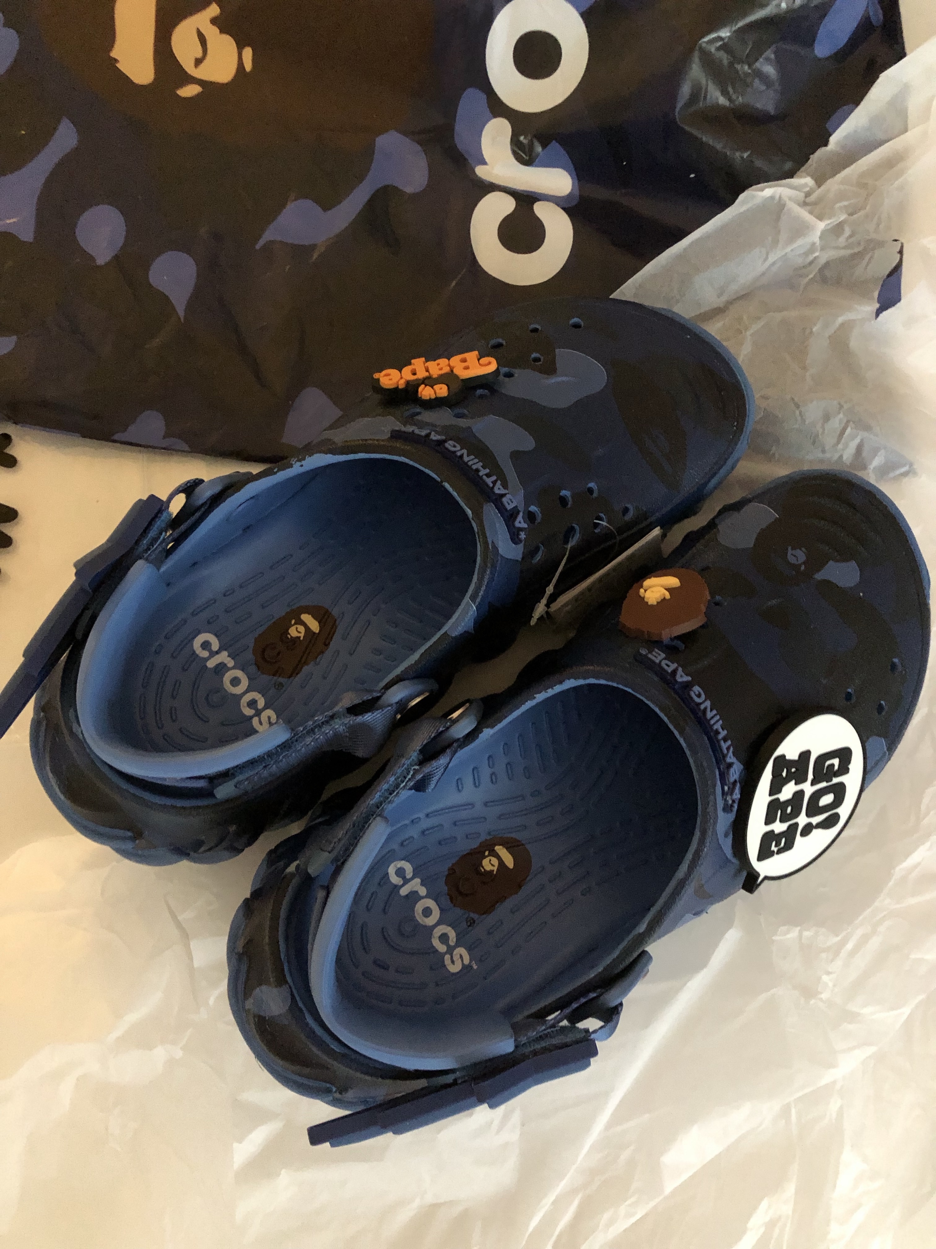 Crocs x BAPE Echo RO Clog Navy 착용 스타일 - 3