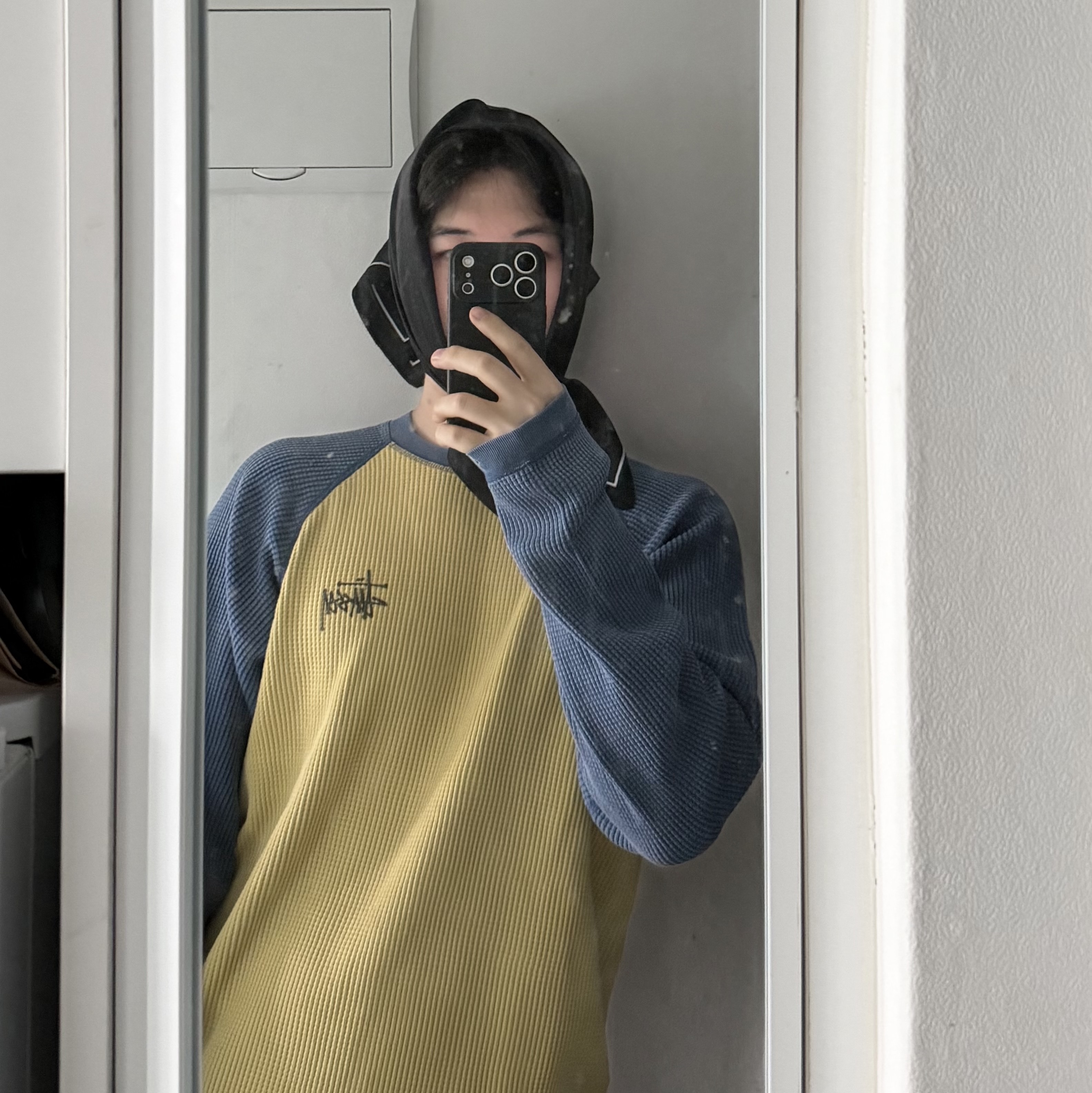 Stussy Basic Stussy Thermal 2 Tone LS T-Shirt Yellow 착용 스타일