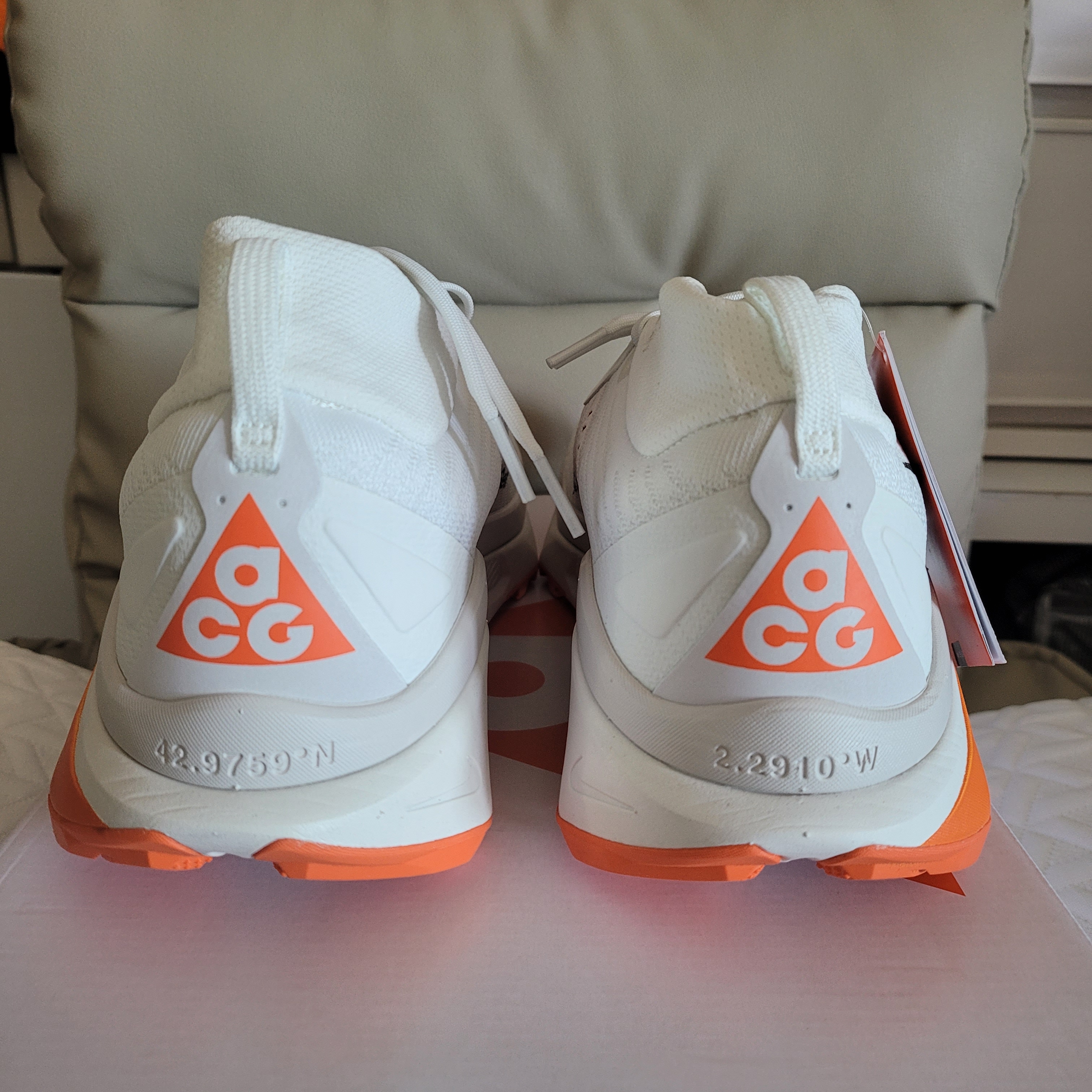 Nike ACG Zegama Summit White Phantom 착용 스타일 - 4