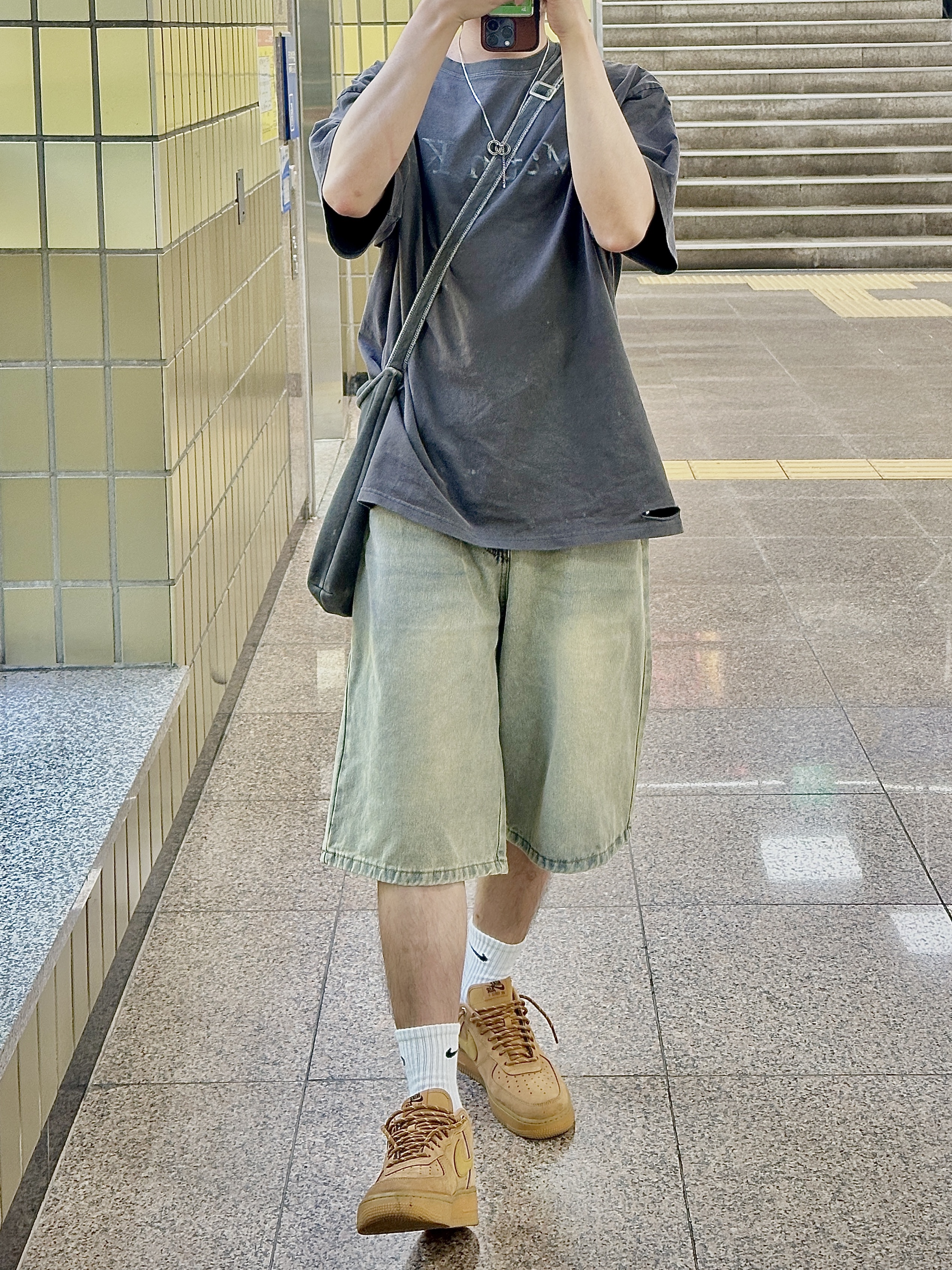 Matin Kim Distressed Logo Top In Charcoal, Nike Air Force 1 '07 WB Flax 착용 스타일