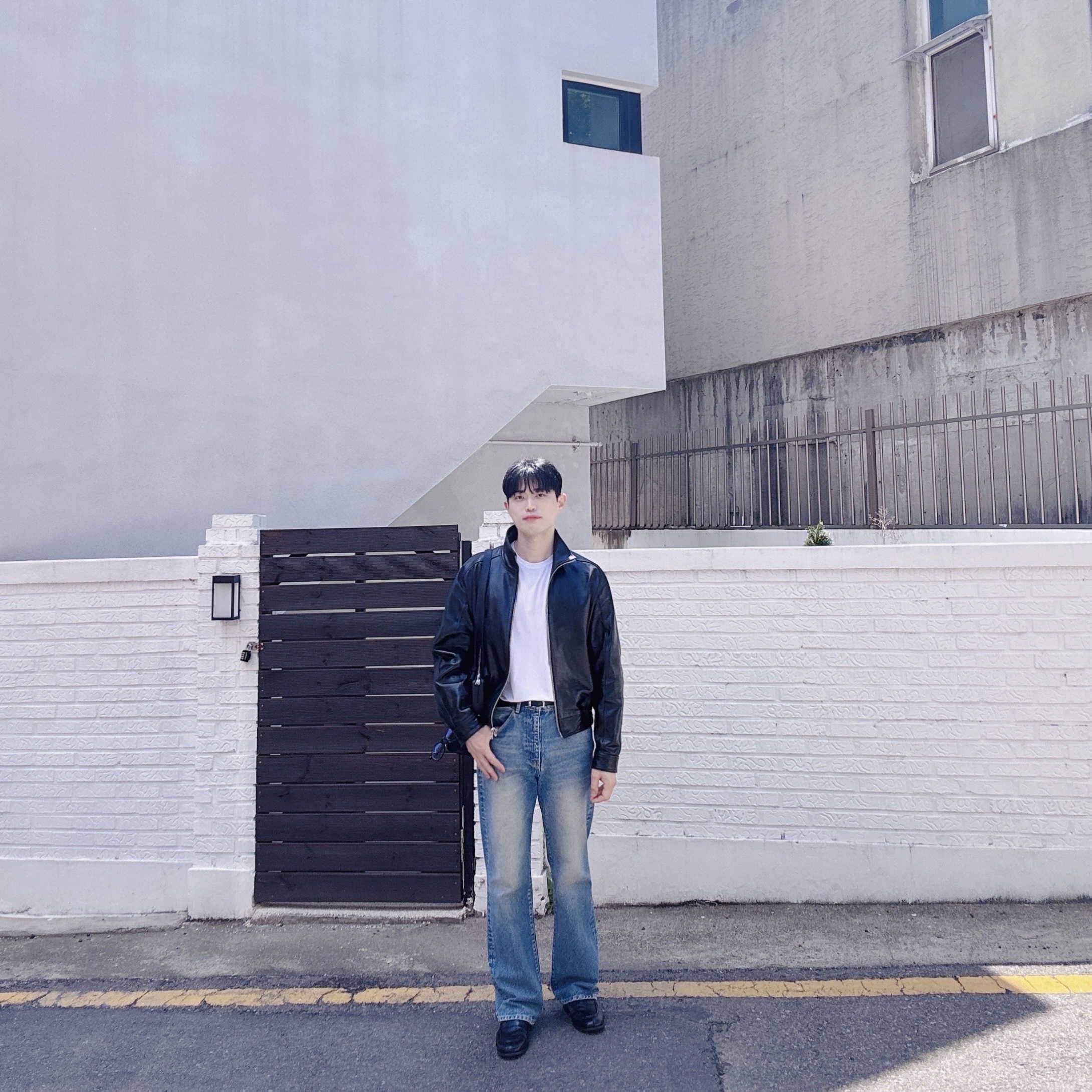 STU Lambskin Leather Jacket In Black 착용 스타일