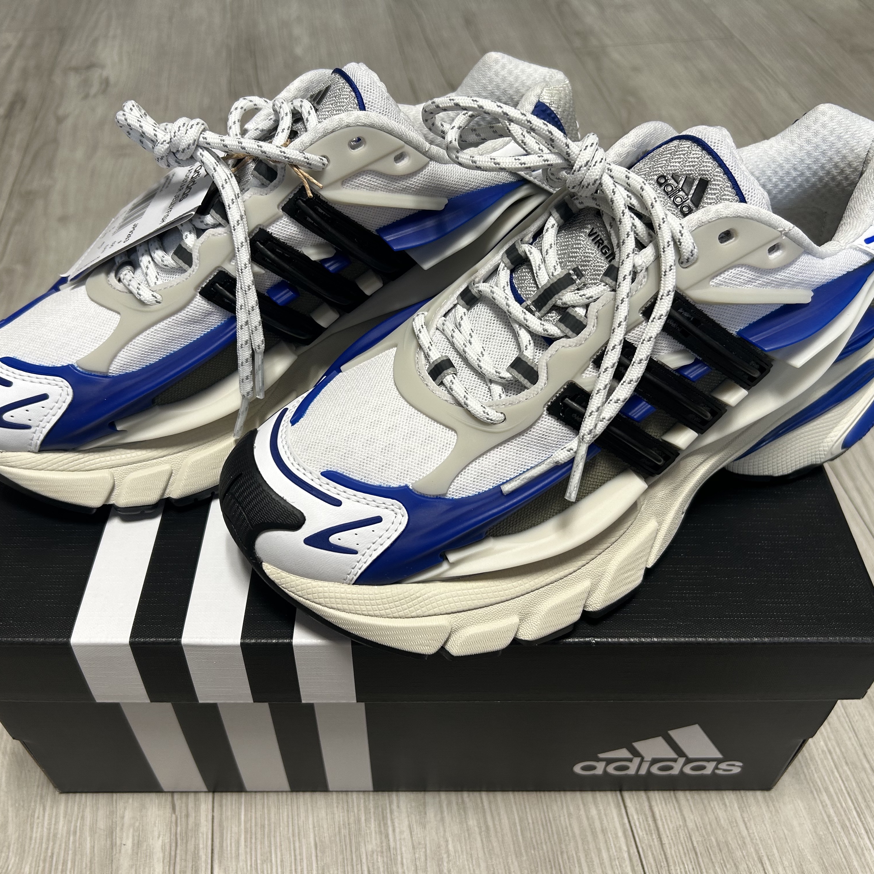 Adidas x Pharrell Williams Virginia Adistar Jellyfish Royal Blue Core Black 착용 스타일