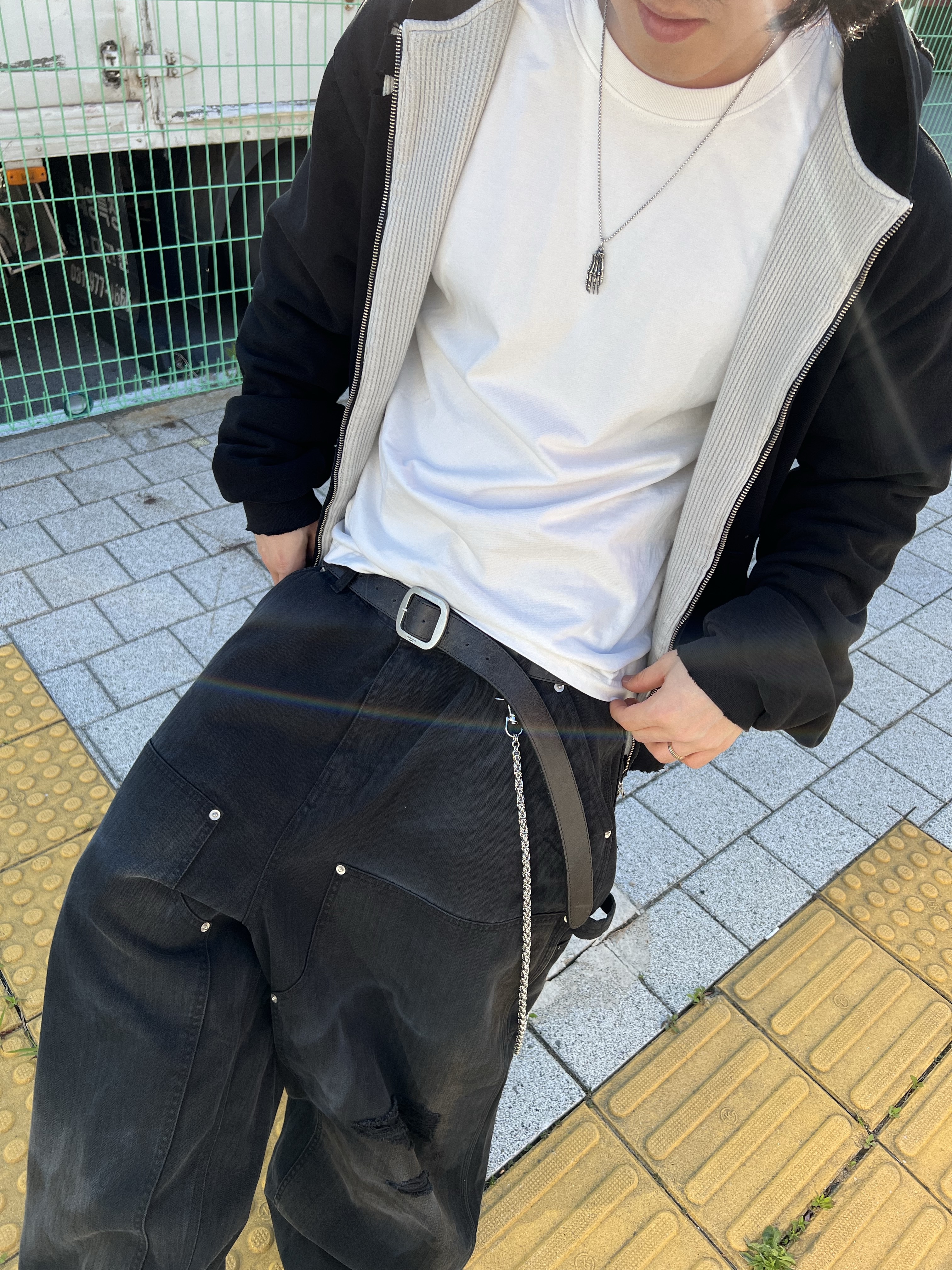 MJD Cowboy Patch Thermal Zip-Up Hoodie Black, Undermycar MU.128 Original Logo Cracked Leather Belt Silver / Black 착용 스타일 - 3