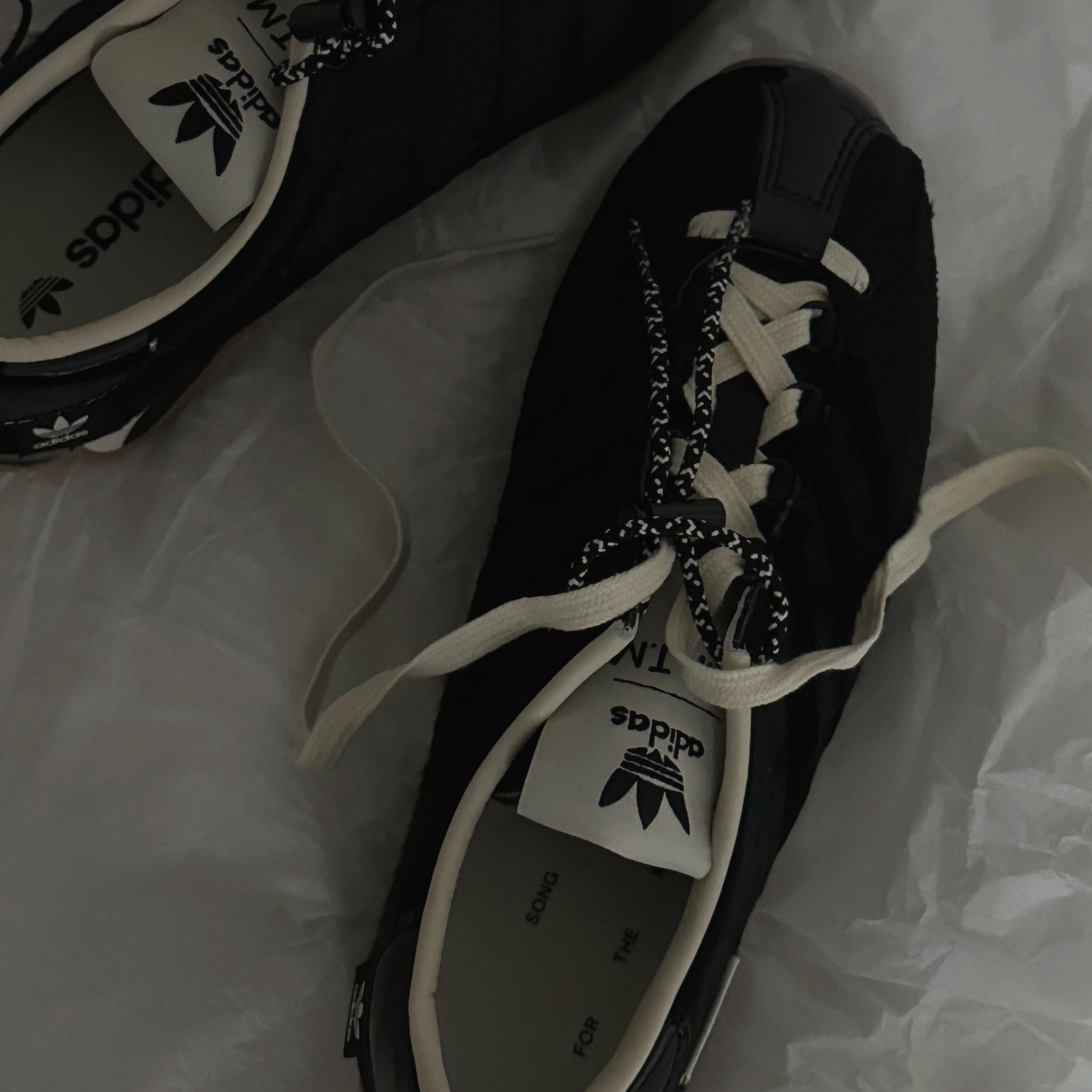 Adidas x Song for the Mute Country OG Core Black Cream White 착용 스타일 - 1