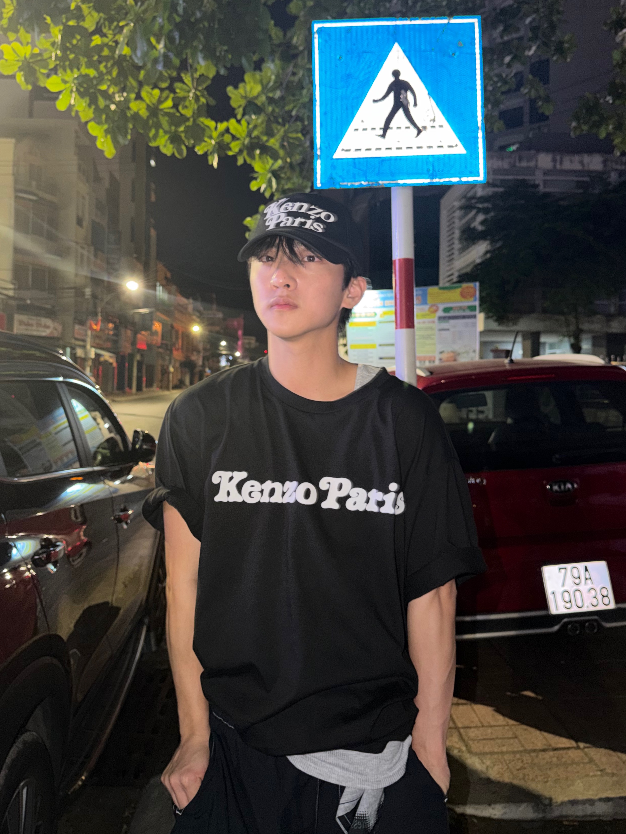 Kenzo x Verdy Oversized T-Shirt in Cotton Black 착용 스타일