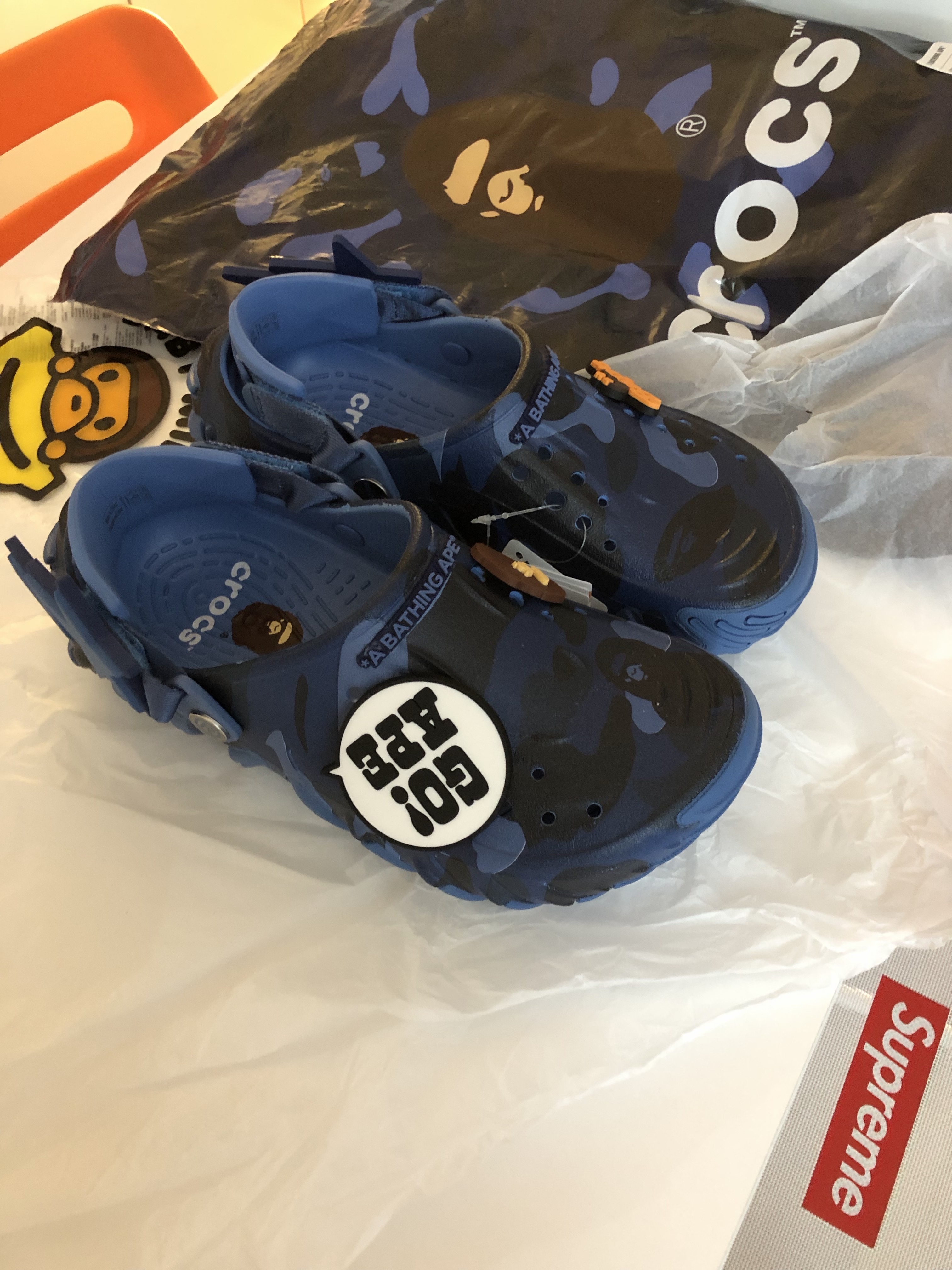 Crocs x BAPE Echo RO Clog Navy 착용 스타일 - 4