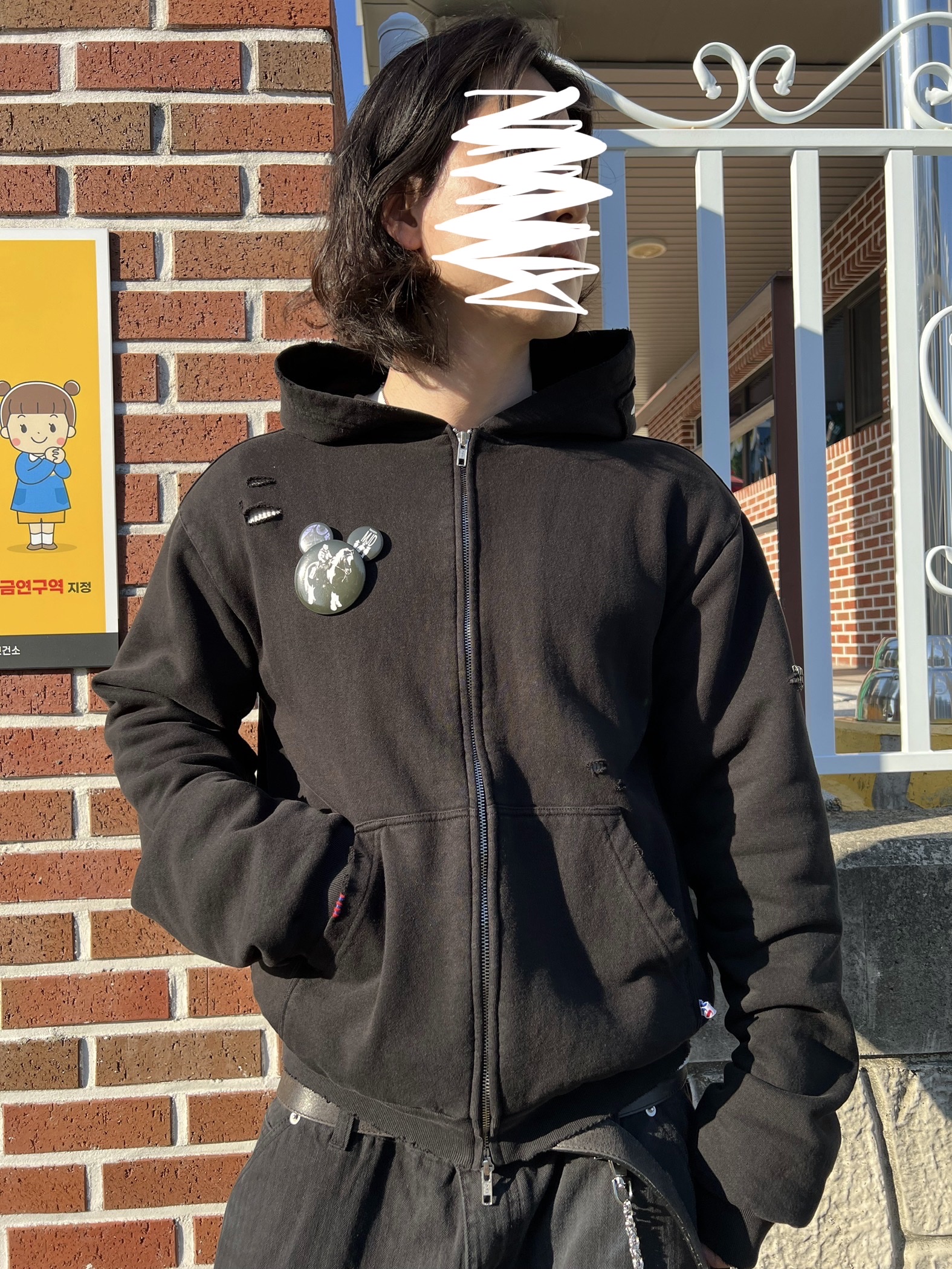 MJD Cowboy Patch Thermal Zip-Up Hoodie Black, Undermycar MU.128 Original Logo Cracked Leather Belt Silver / Black 착용 스타일 - 2