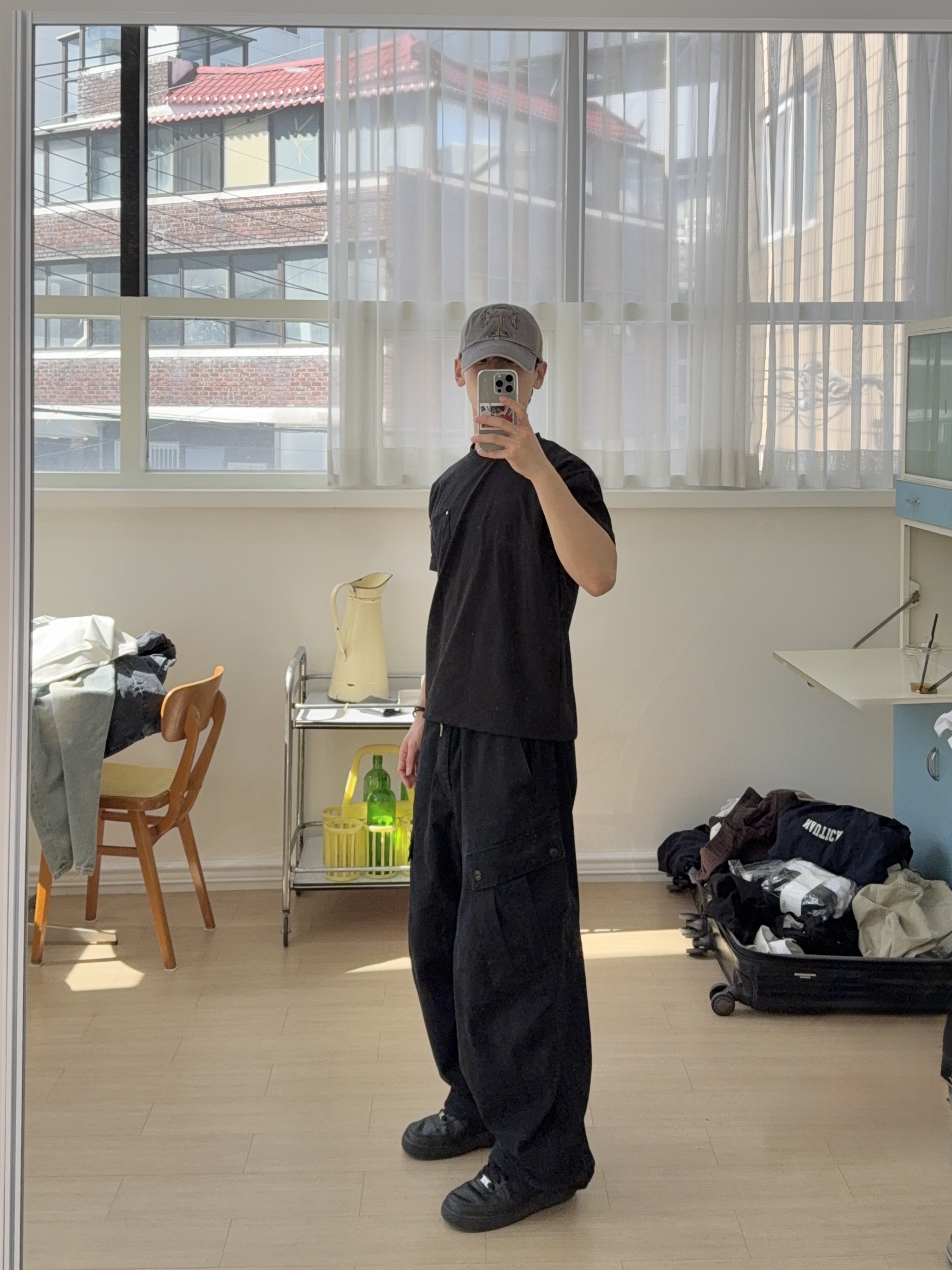 Nike Air Force 1 '07 Low Triple Black, (W) Nike Air Force 1 '07 Low Triple Black 착용 스타일 - 1