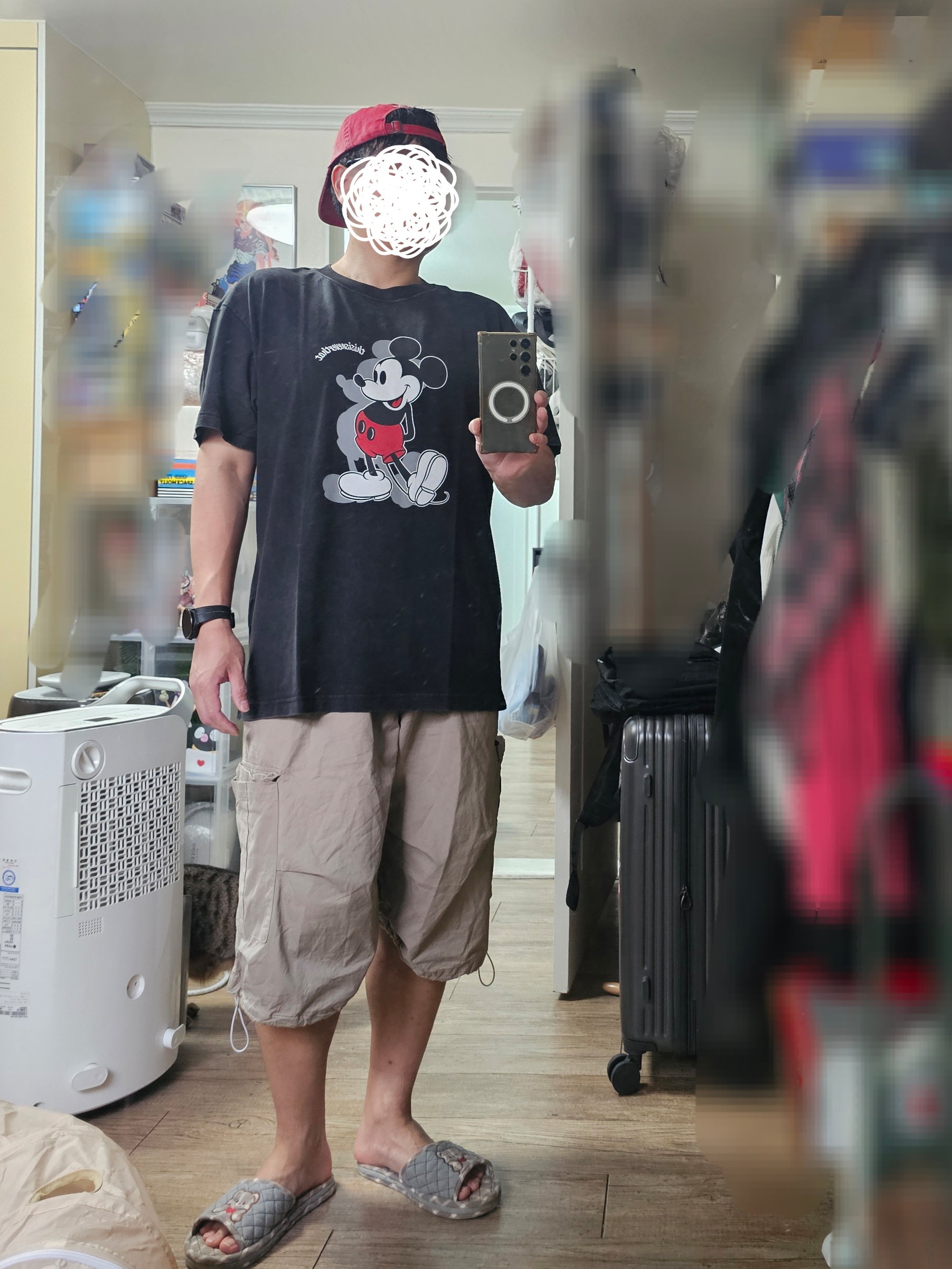 Thisisneverthat x Disney Mickey Classic T-Shirt Black 착용 스타일
