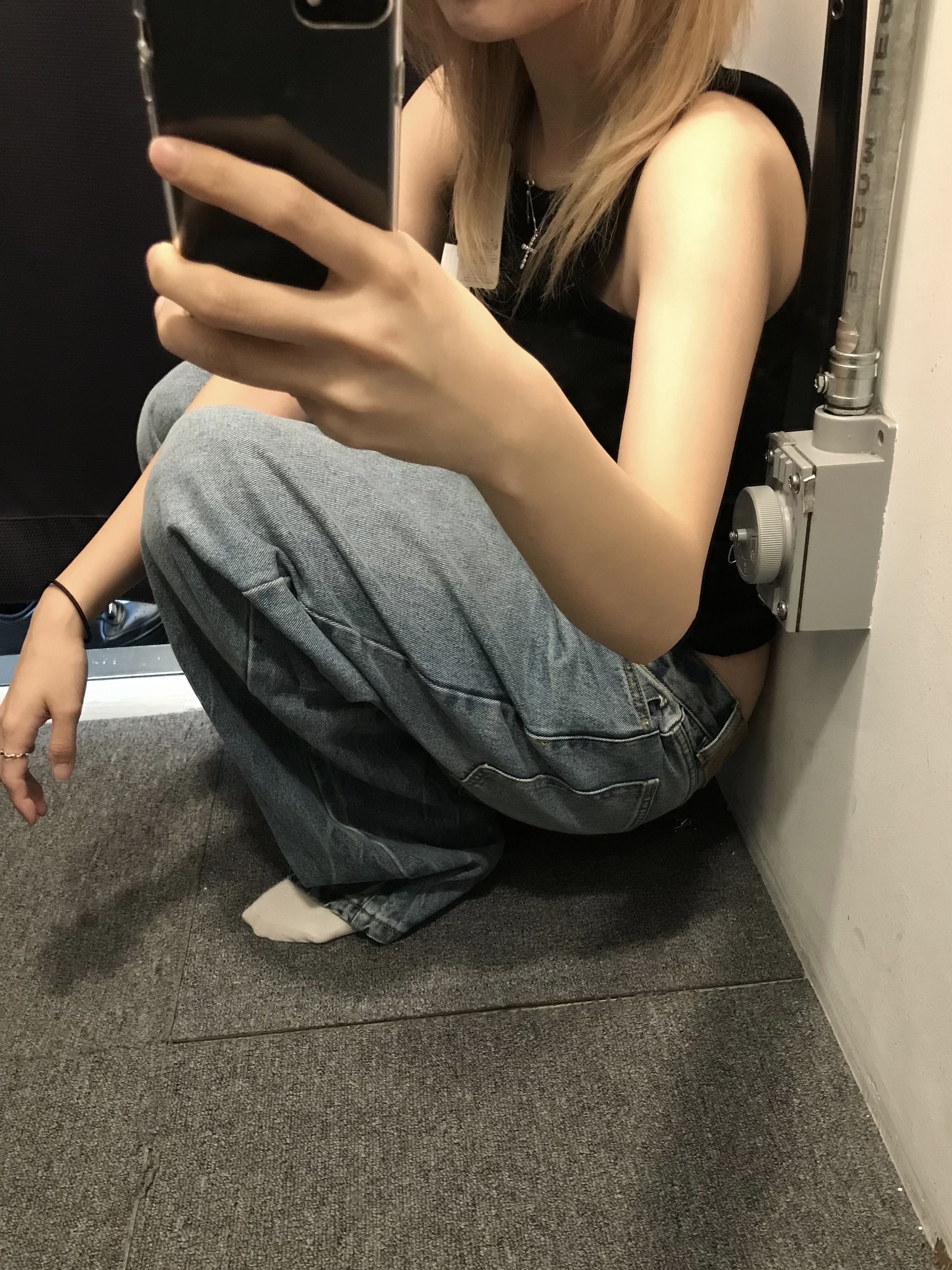 NUMBERING #3729 Round Brilliant Gradient Cross Necklace White, Obey Classic Baggy Vintage Denim Heavy Vintage Light Indigo 착용 스타일 - 1