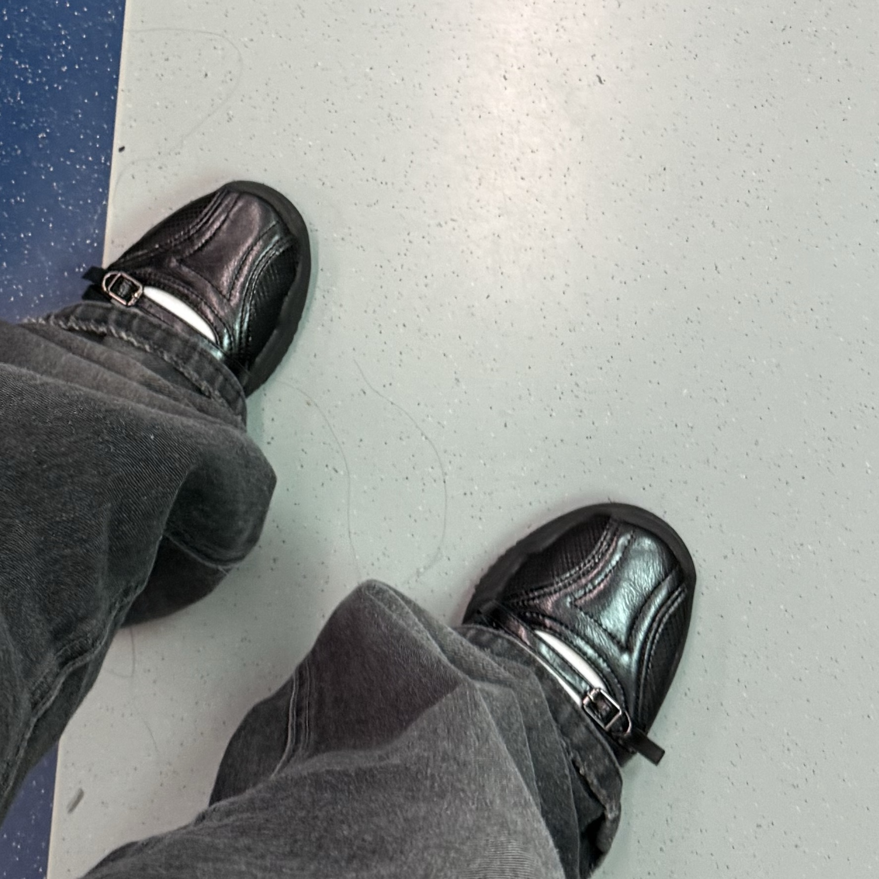 (W) Matin Kim Mesh Maryjane Sneakers Black 착용 스타일