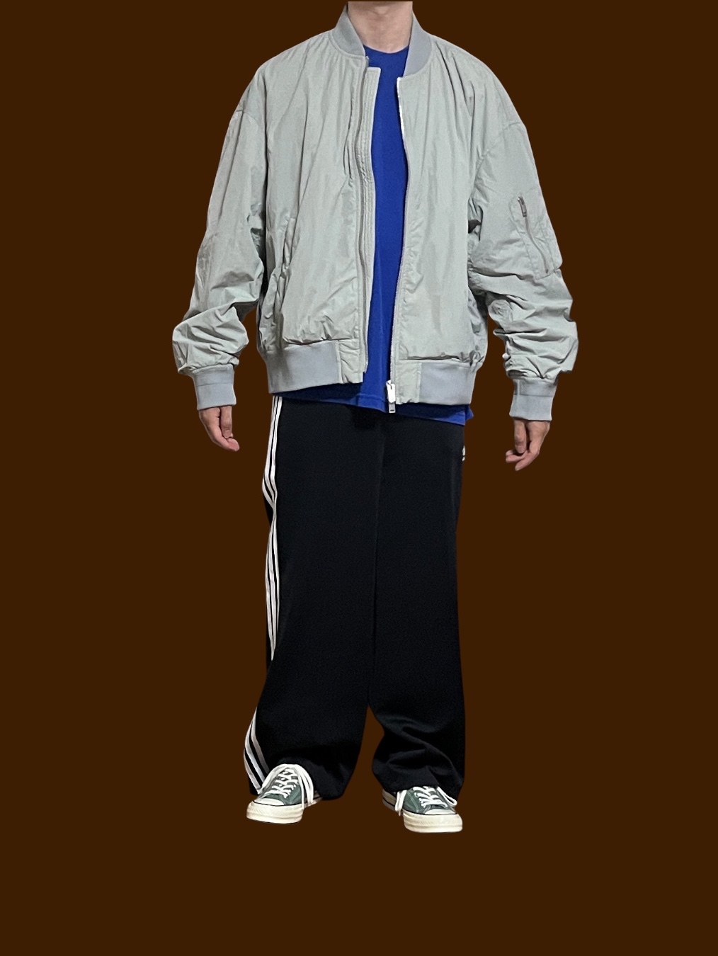 Shaka Wear 7.5oz Garment Dye Short Sleeve Royal 착용 스타일