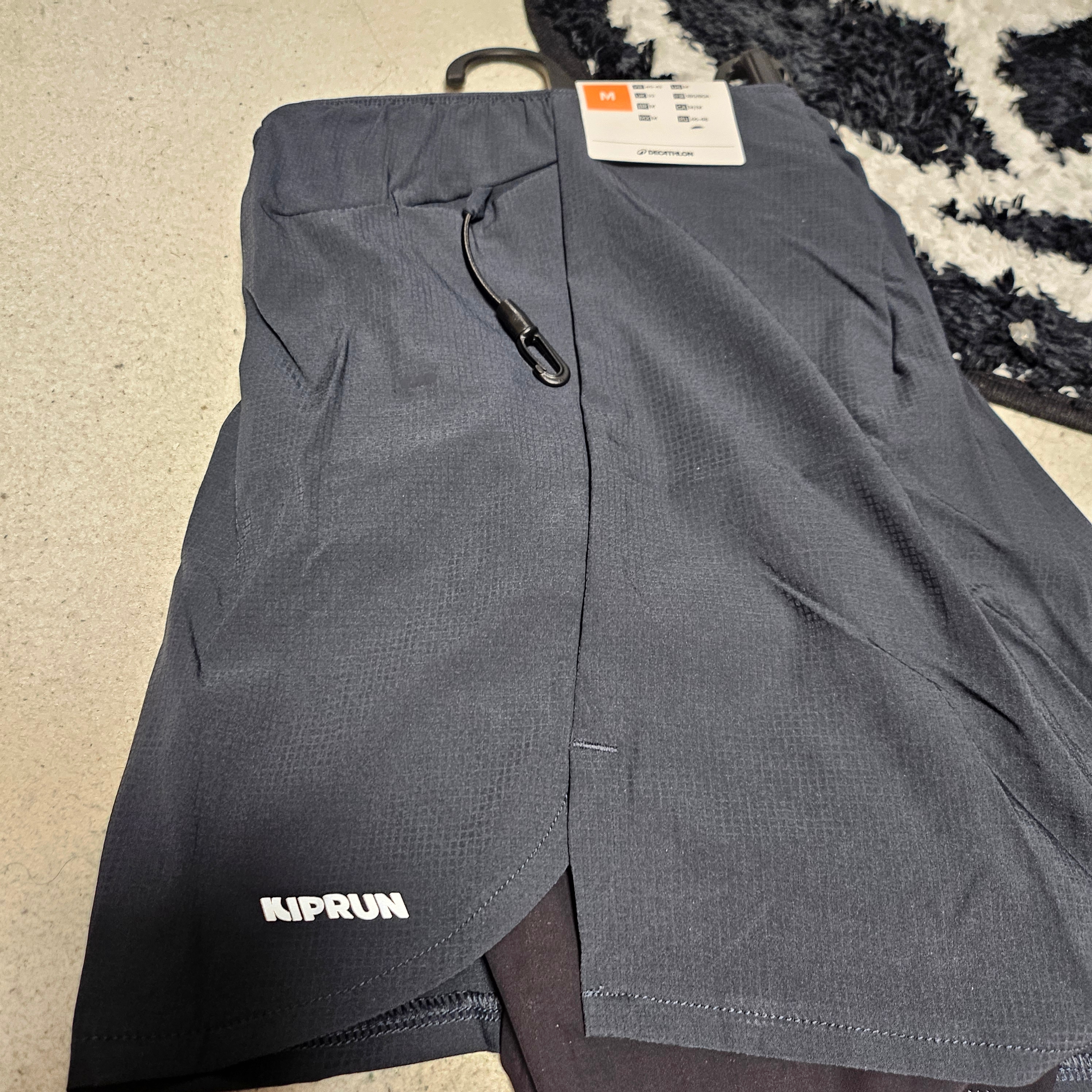 DECATHLON Kiprun Men's Running 2in1 Shorts Run 500 Smoke Black, Adidas Adizero EVO SL Core Black Cloud White 착용 스타일 - 8