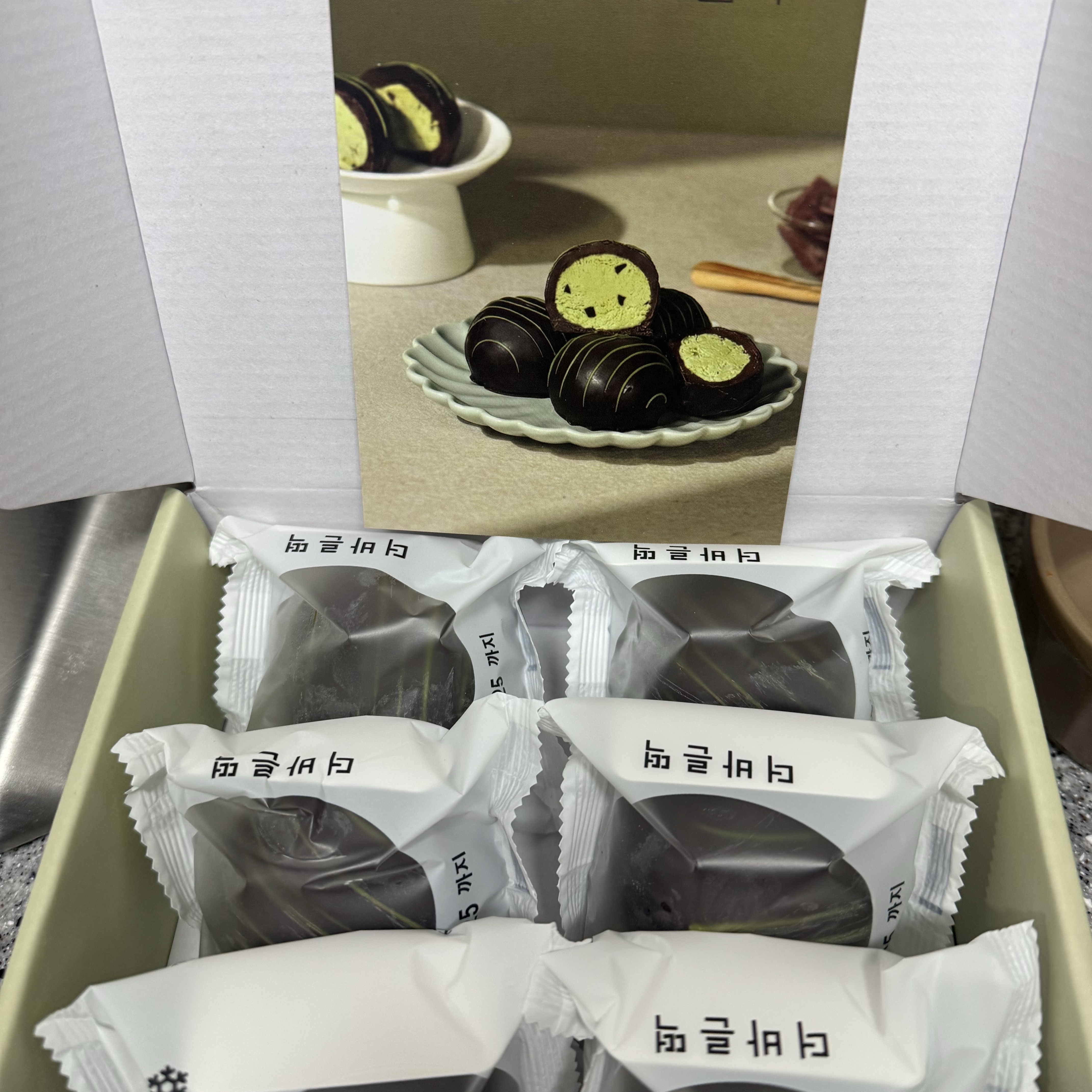 THE BAREUN TTEOK Choco Brulee Matcha Cream Tteok (70g *6EA) 1Box 착용 스타일 - 4
