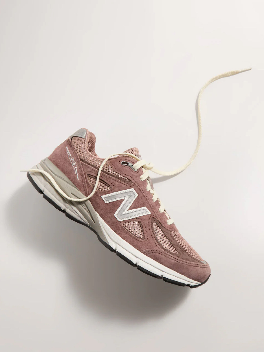 New Balance x Kith 990v4 Made in USA Dusty Mauve, New Balance x Kith 990v3 Made in USA Hallow 착용 스타일 - 4