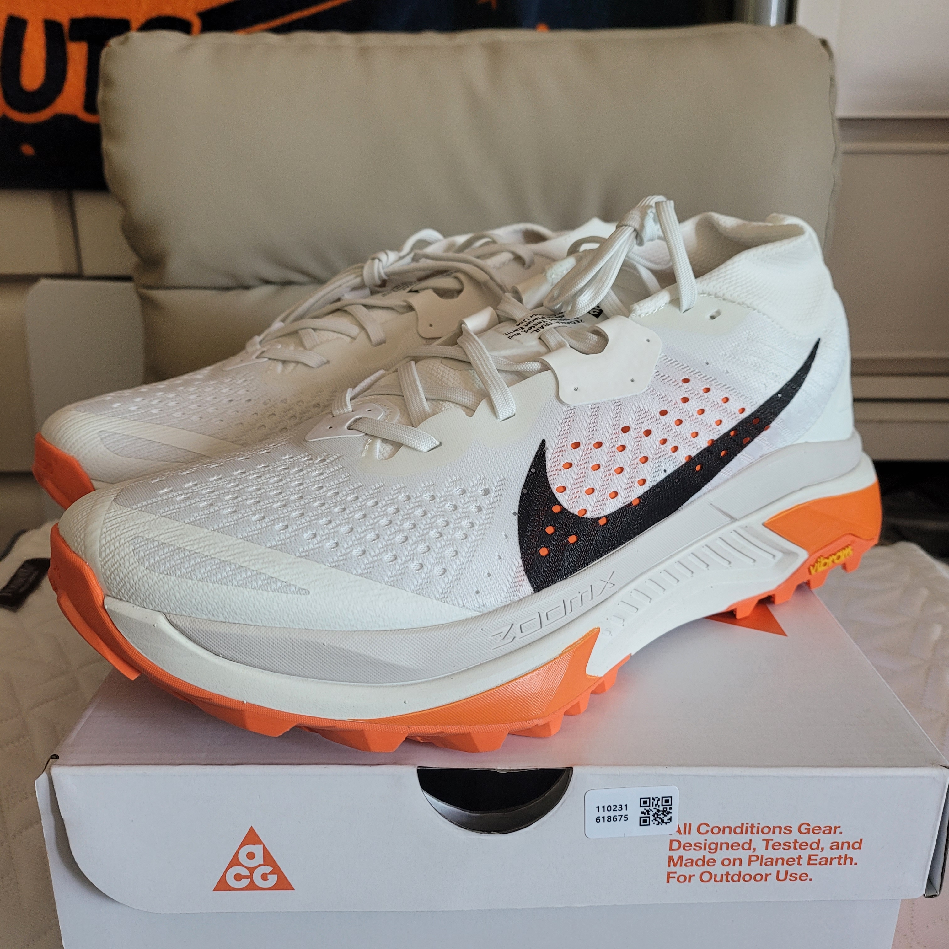 Nike ACG Zegama Summit White Phantom 착용 스타일 - 5