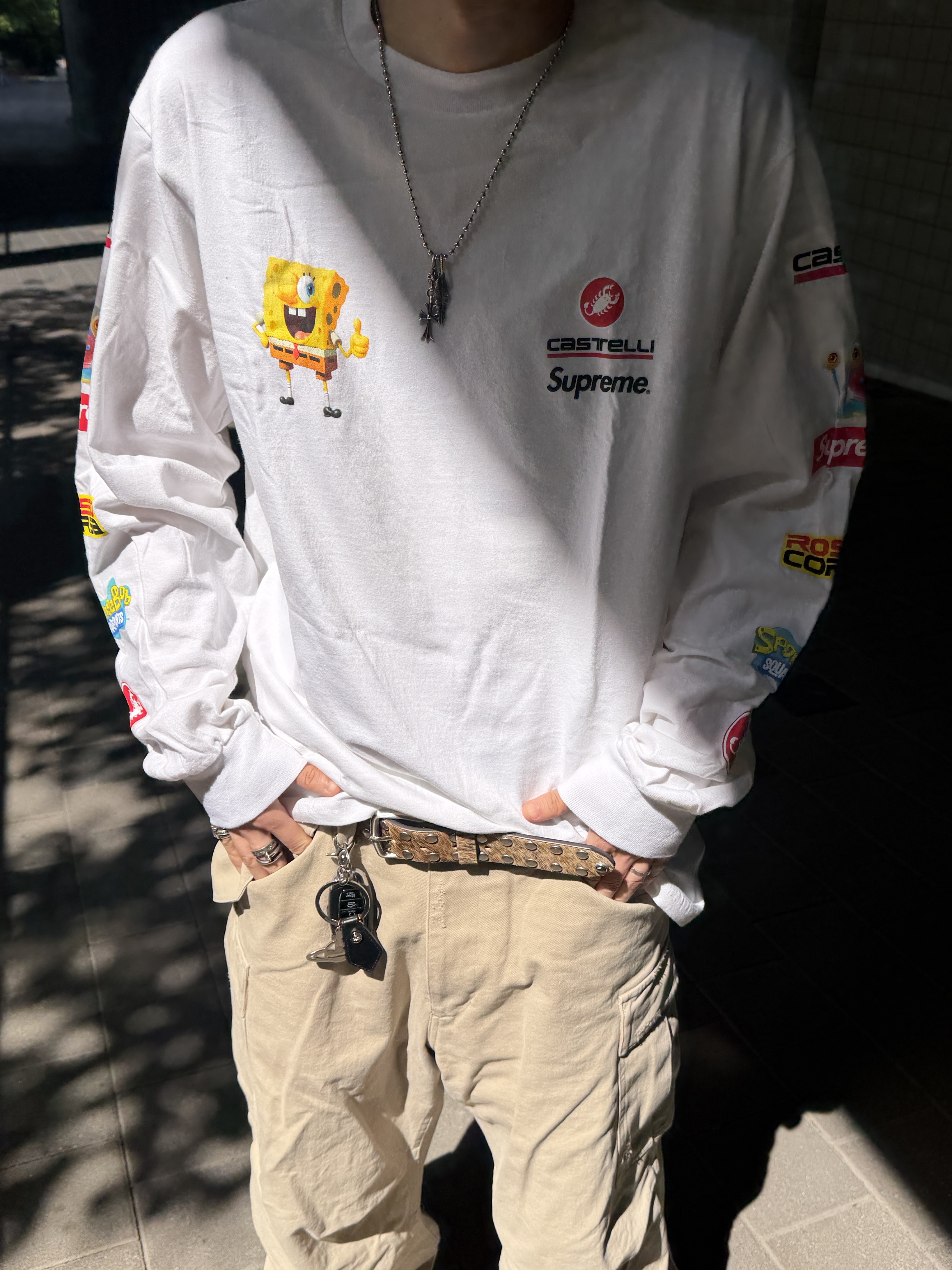 Supreme x SpongeBob SquarePants Castelli Racing L/S T-Shirt White - 25SS, Chrome Hearts 1 Ball Tiny CH Cross Pendant Silver 착용 스타일 - 3