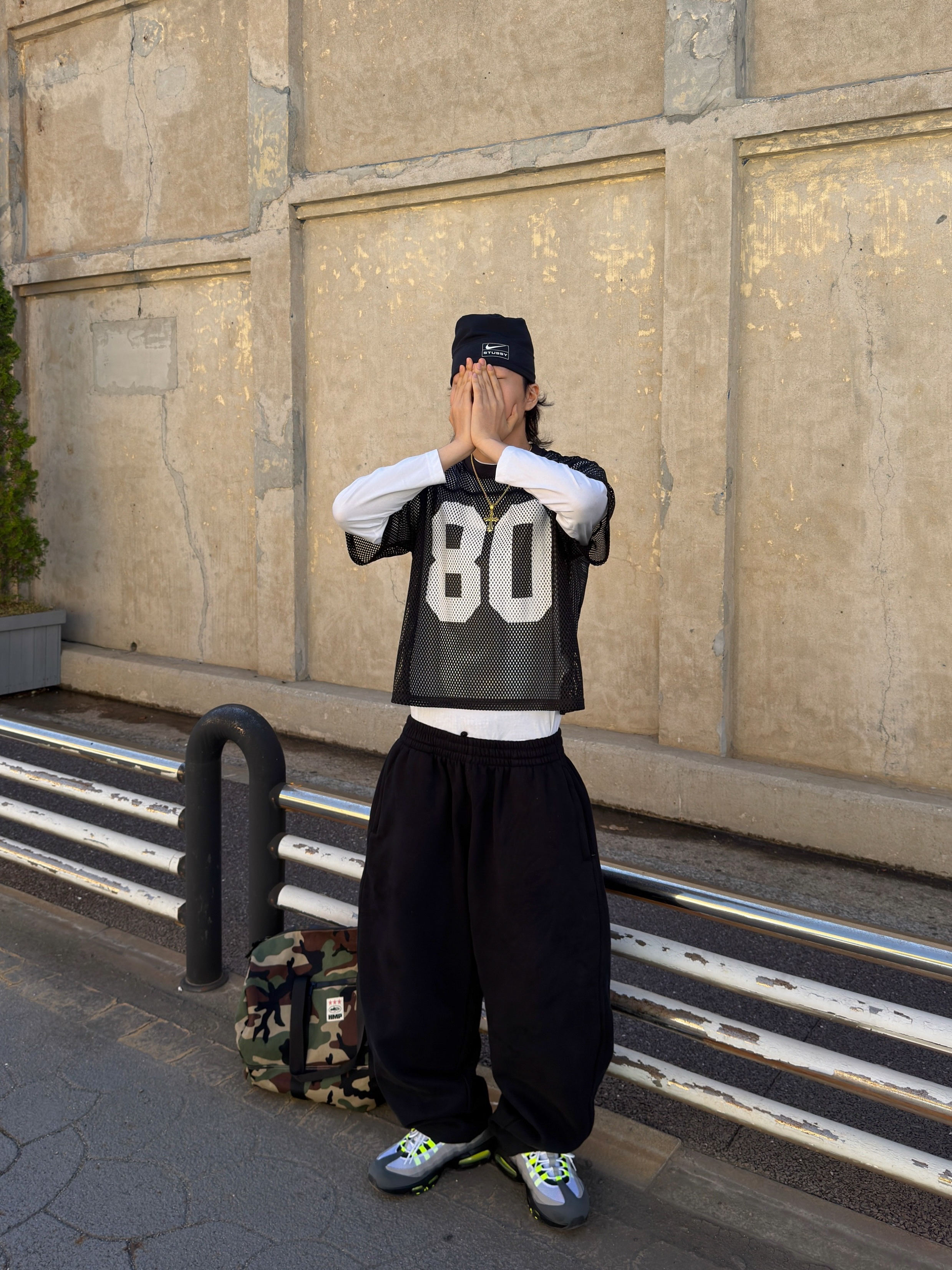 Nike Air Max 95 OG Neon, Nike x Stussy Skull Cap Black 착용 스타일 - 5