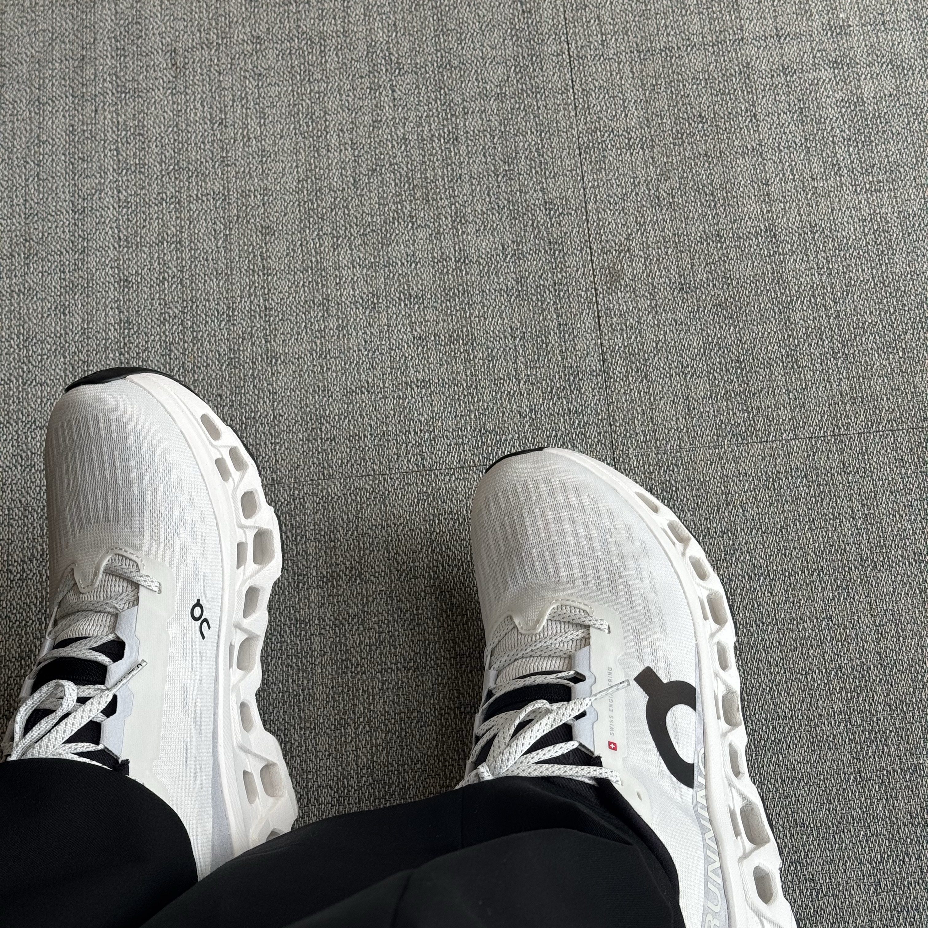 On Running Cloudmonster 3 White 착용 스타일 - 3