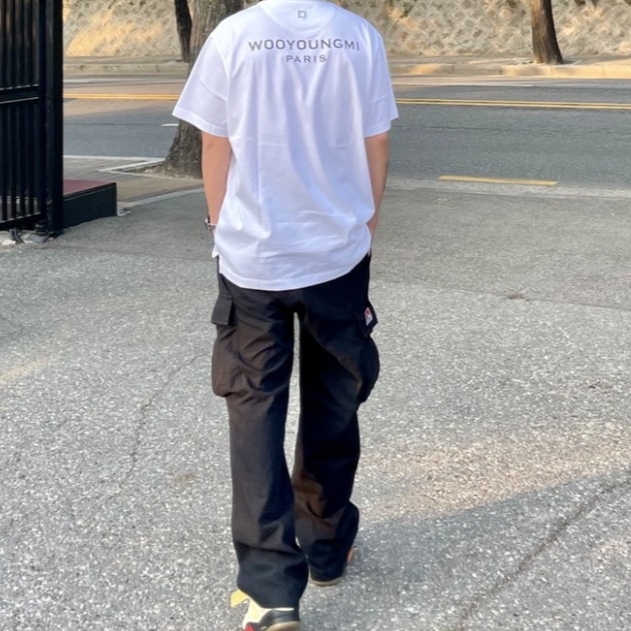 [15% 쿠폰] Wooyoungmi Cotton Back Logo T-Shirt White 착용 스타일