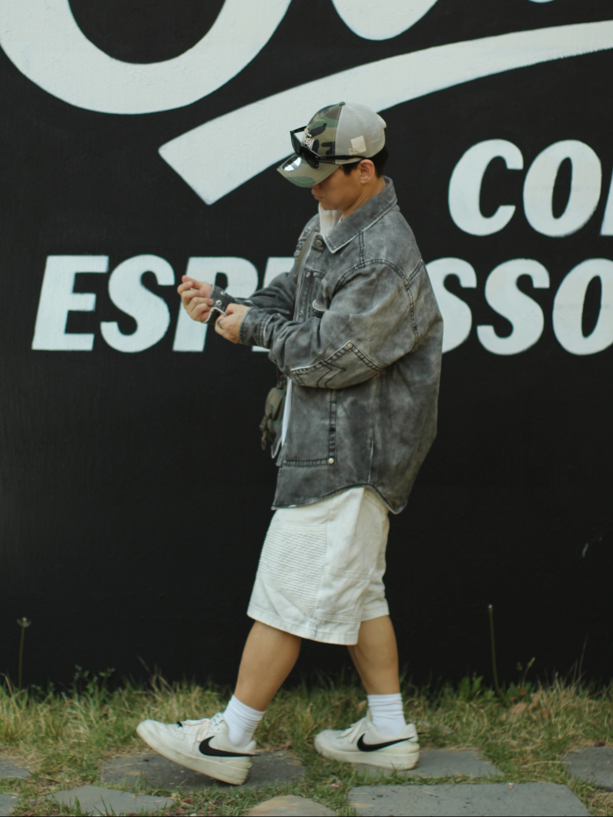 True Religion Big T Denim Work Shirts Washed Grey, Nike x Ambush Air Force 1 Low SP Phantom 착용 스타일 - 2