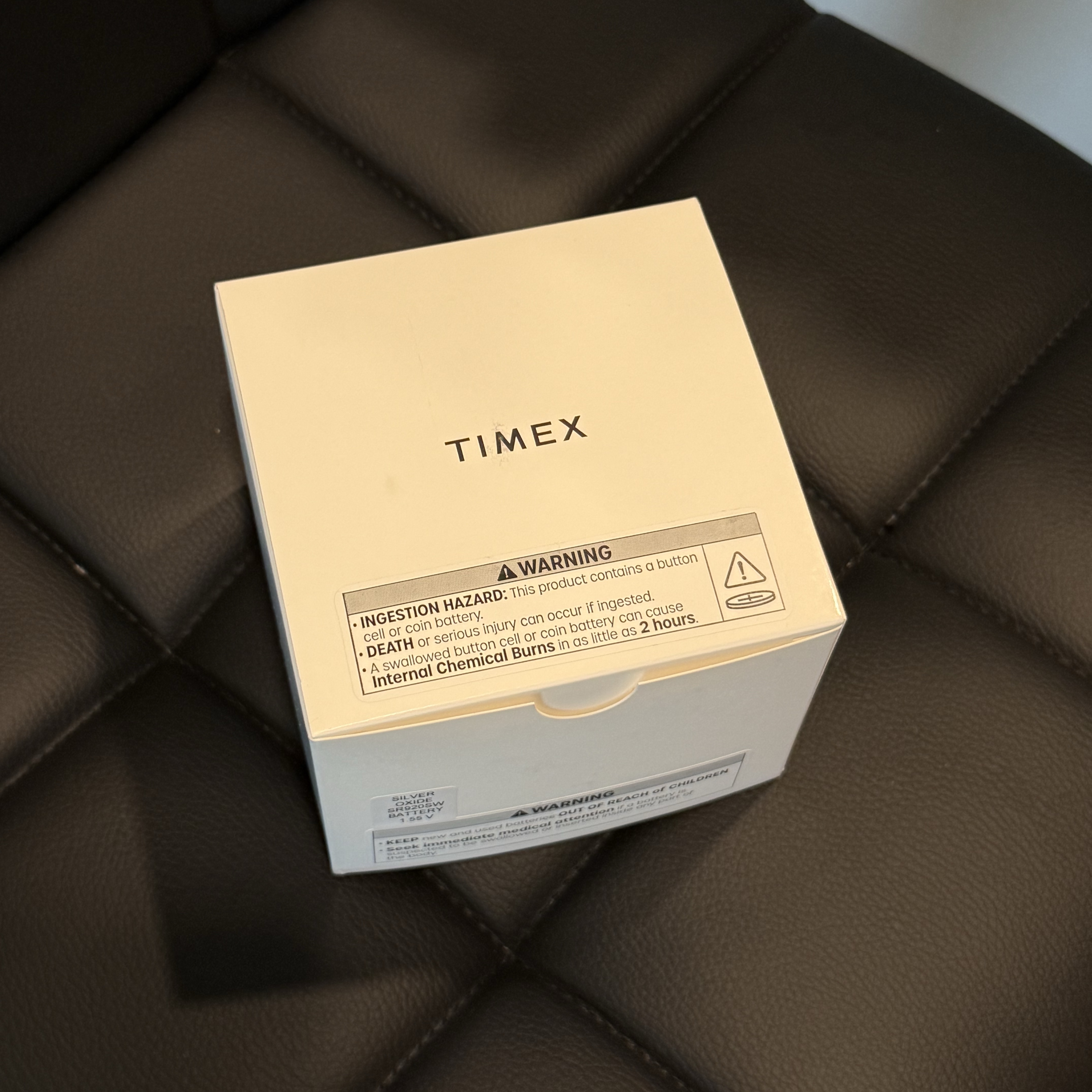 Timex x Noah Oval Moon Phase Watch Black Gold 착용 스타일 - 1