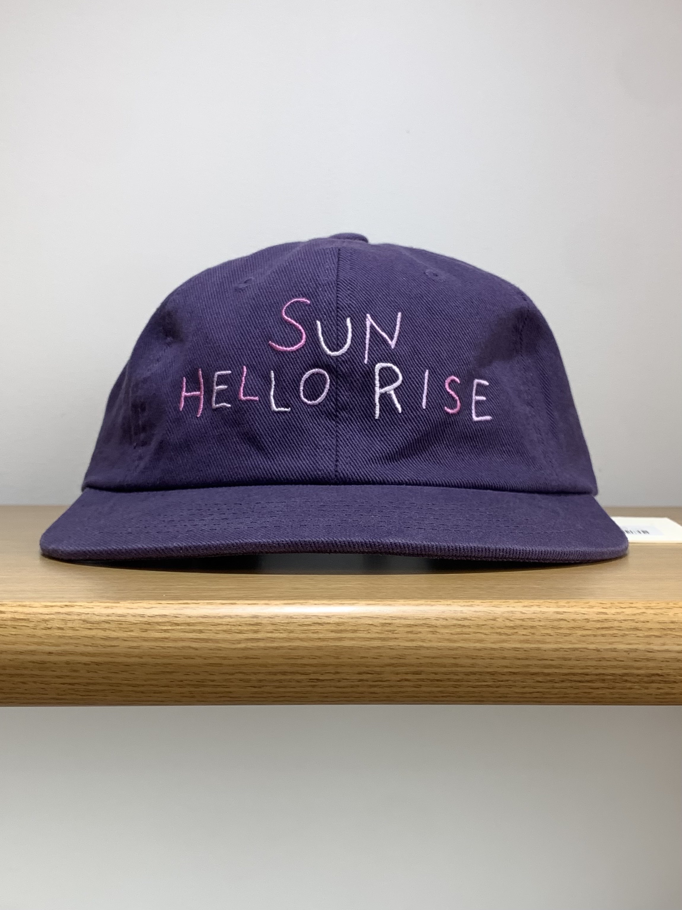 Hello Sunrise 90s Logo 6Panel Cap Beige & Navy, Hello Sunrise Washed HS Arch Logo 6Panel Cap Oatmeal Beige & Charcoal 착용 스타일 - 1