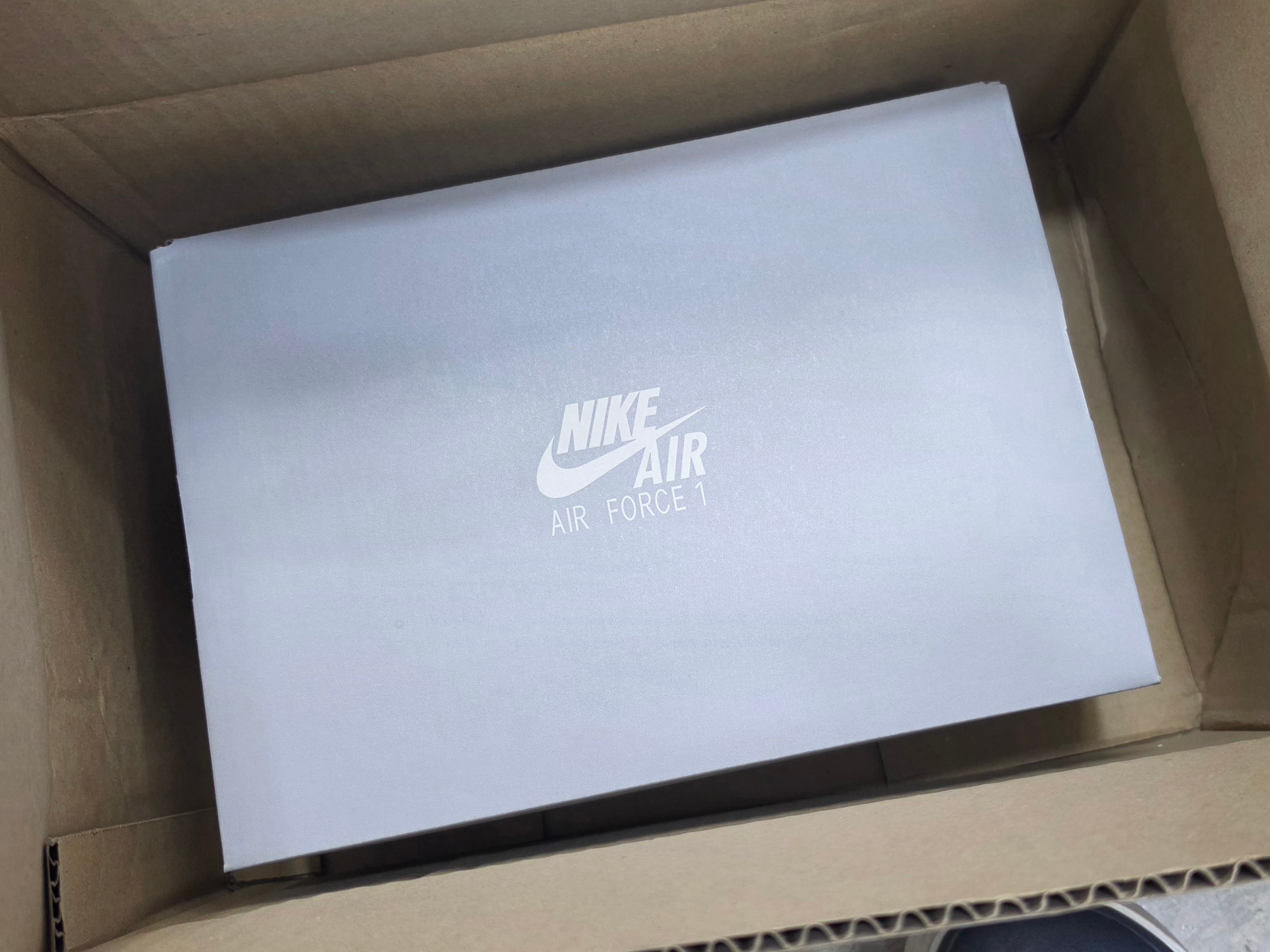 (W) Nike Air Force 1 '07 Essential White Gym Red 착용 스타일 - 1