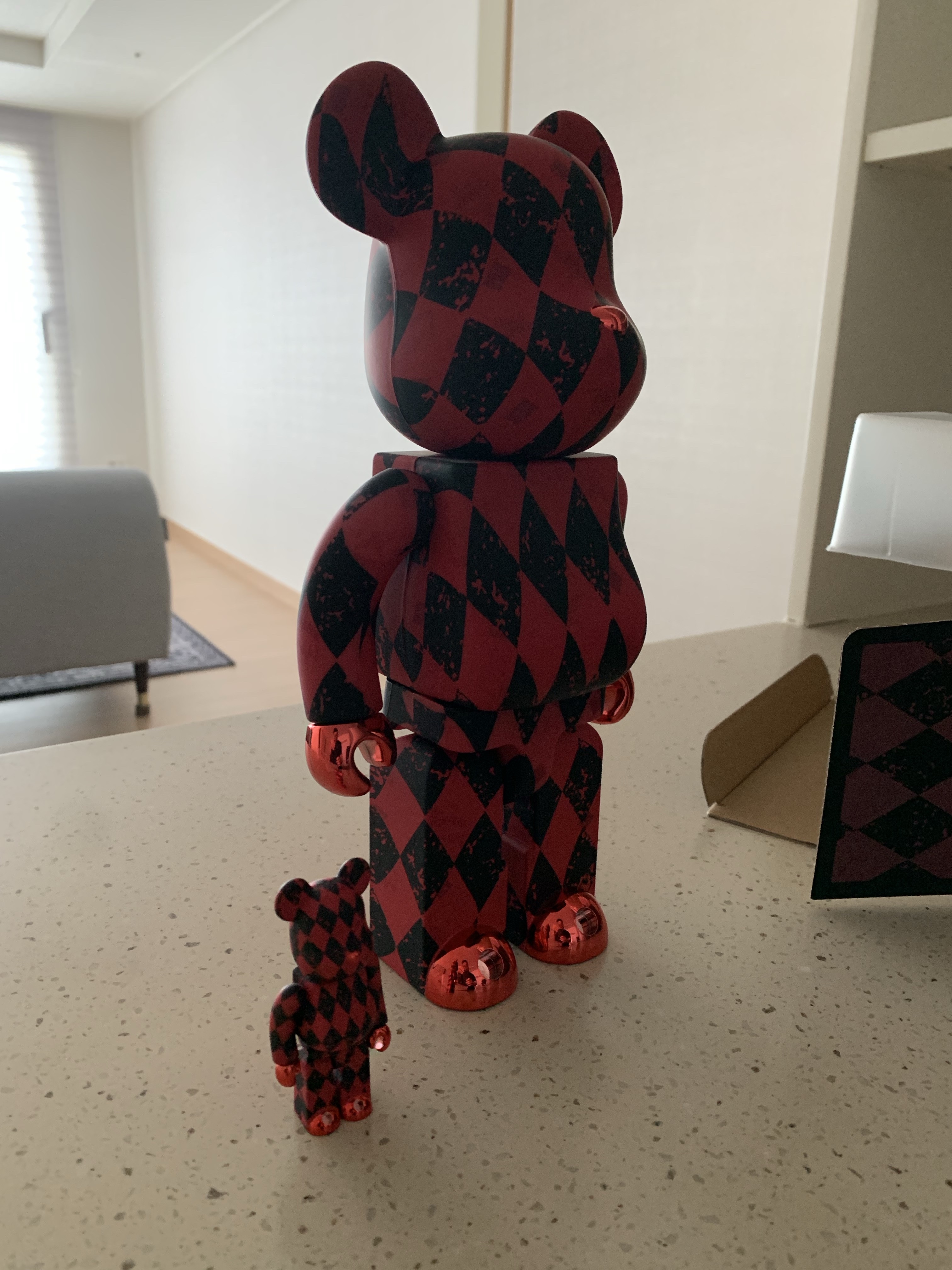 Bearbrick Harley Quinn x MCM 100% & 400% Set 착용 스타일