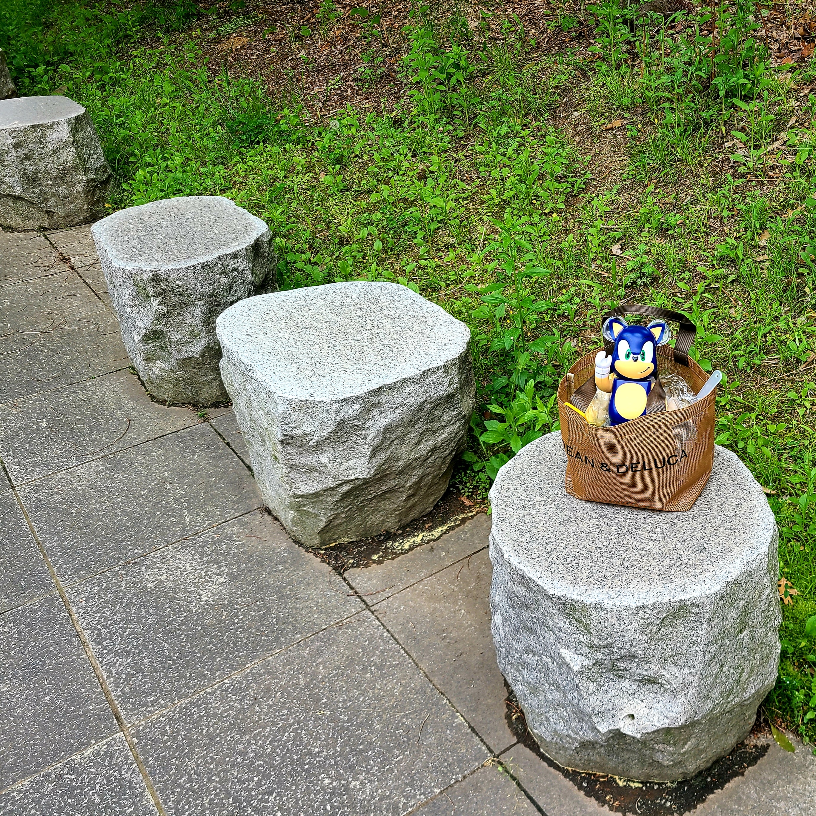 Bearbrick x Sonic The Hedgehog 400% 착용 스타일 - 1