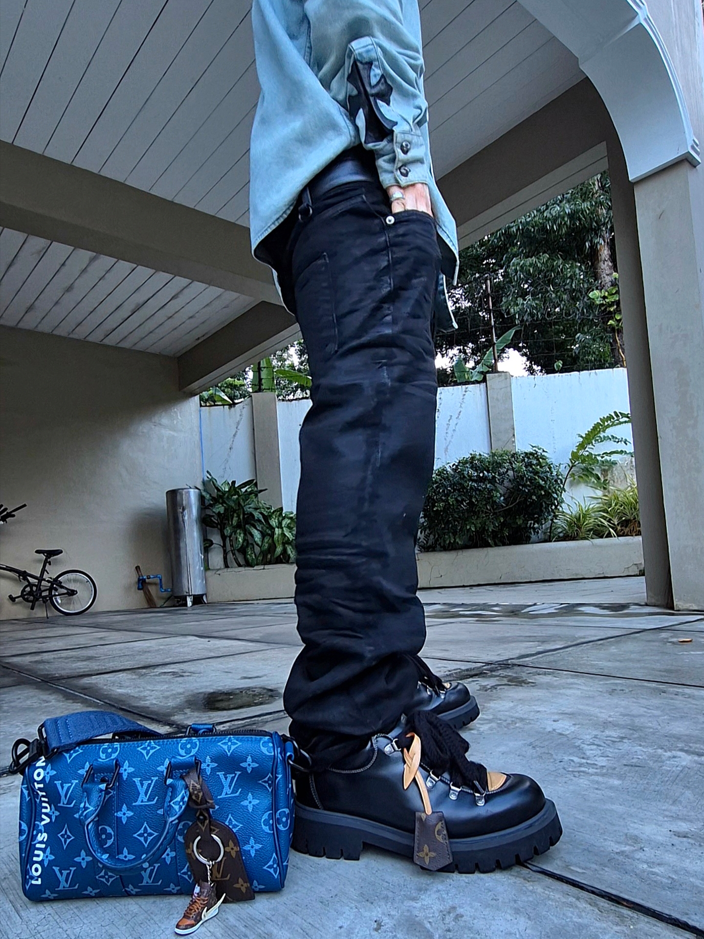 Louis Vuitton LV Remix Derby Black 착용 스타일 - 3