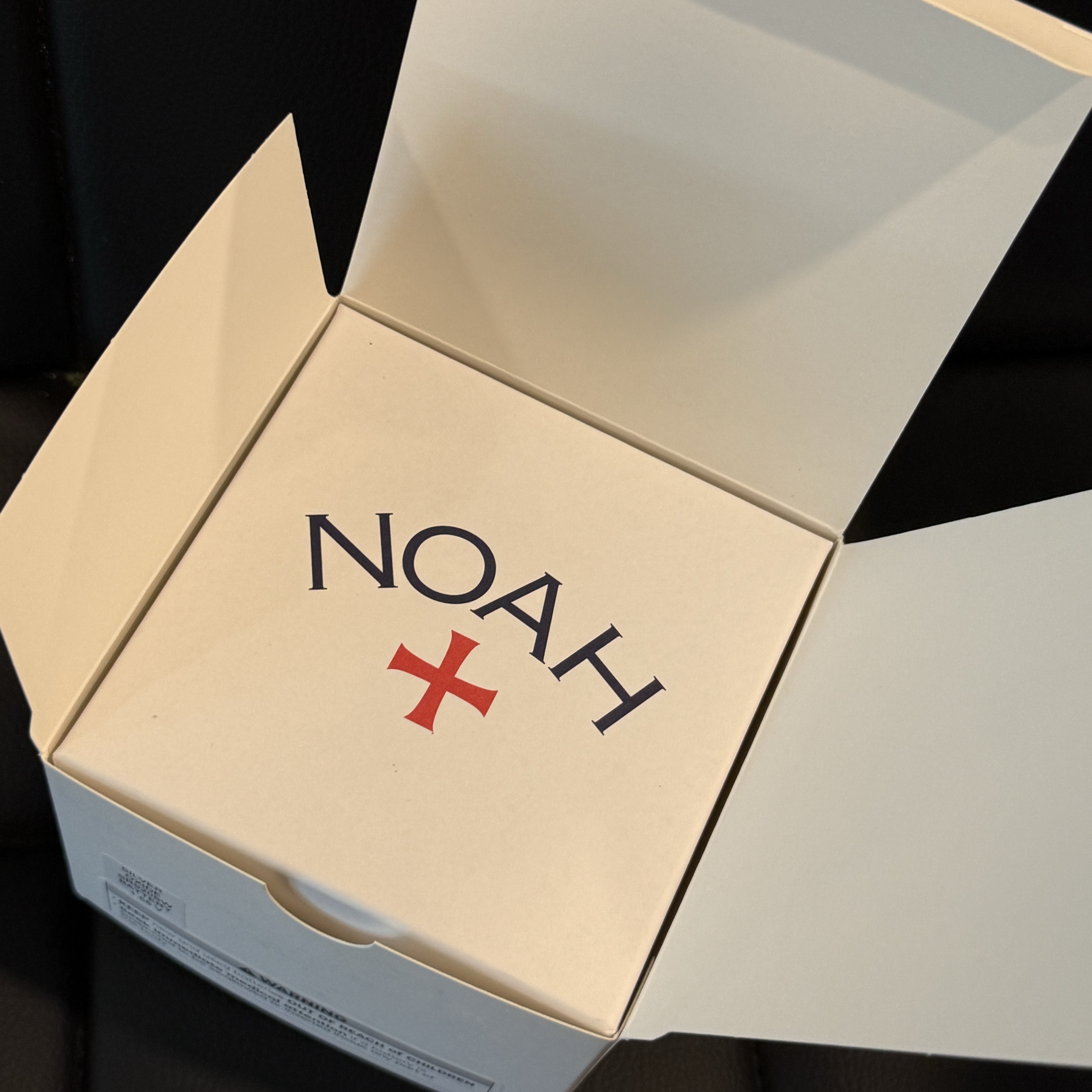 Timex x Noah Oval Moon Phase Watch Black Gold 착용 스타일 - 2