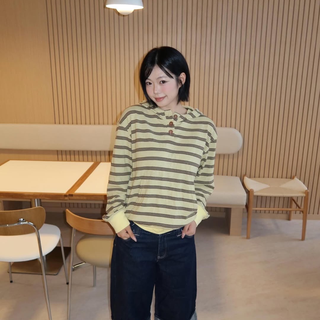 MAINBOOTH Cookie Stripe Hood T-shirt YELLOW 착용 스타일 - 2