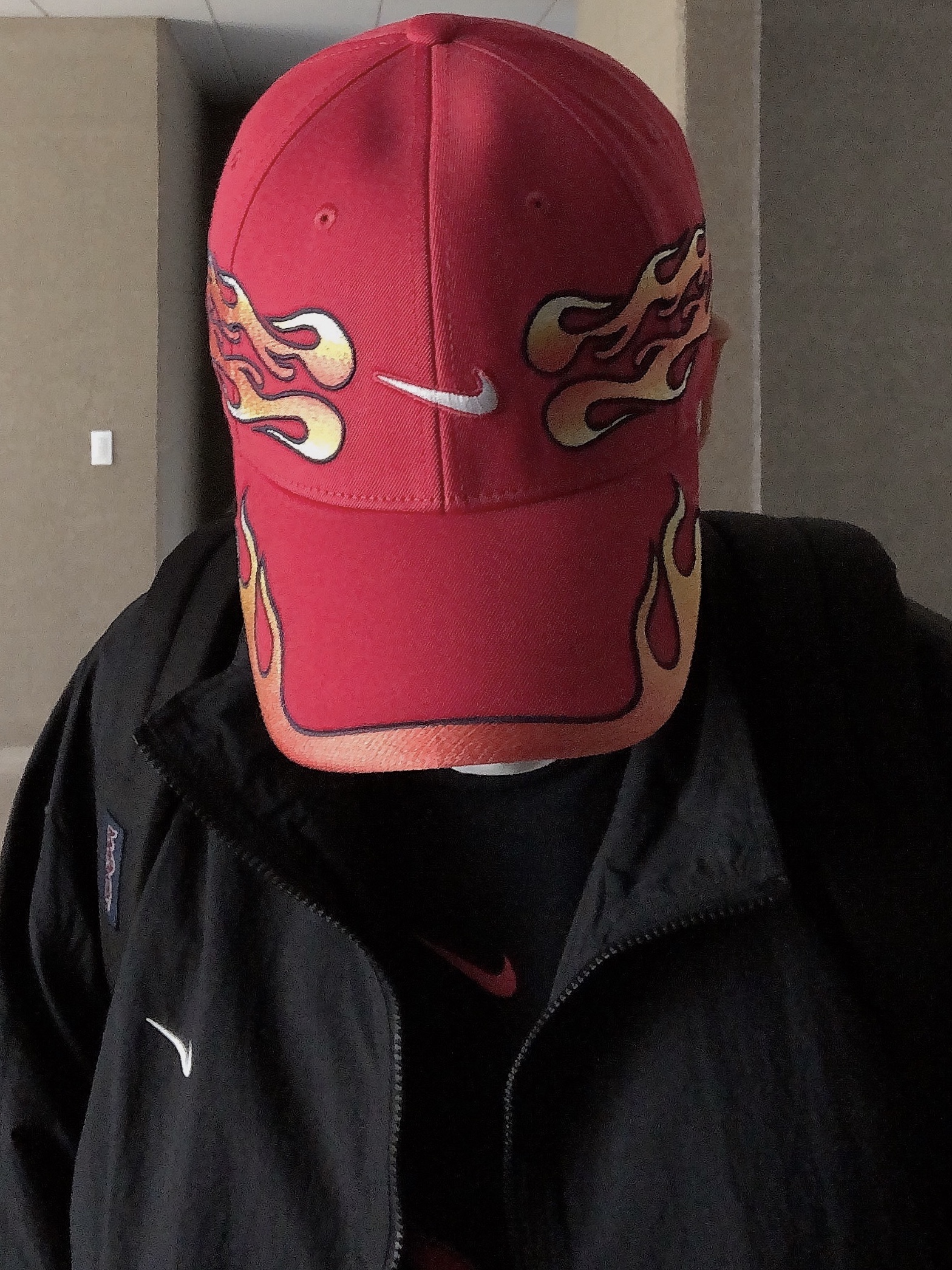 Nike Club Structured OG Flame Cap University Red 착용 스타일 - 1