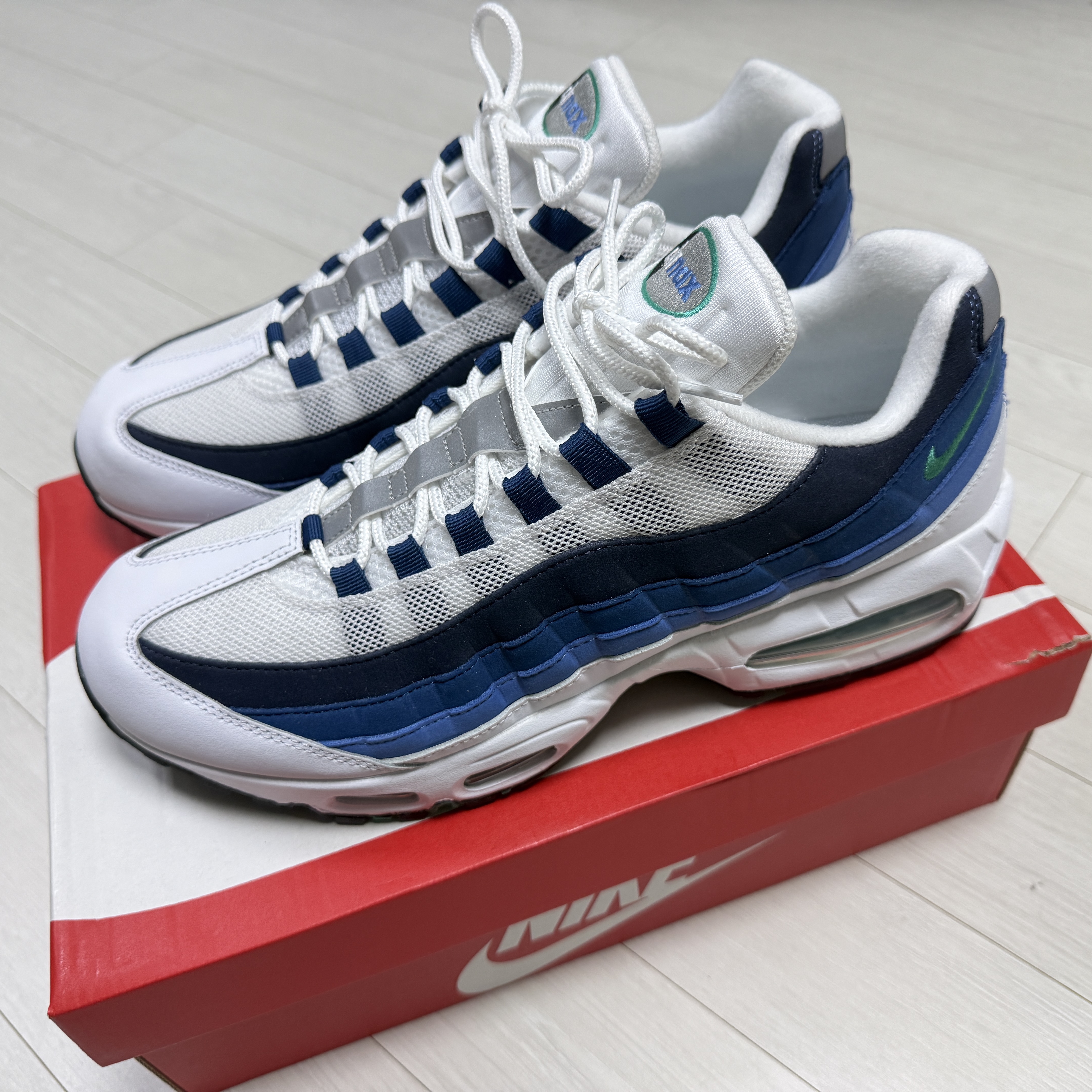 Nike Air Max 95 Big Bubble White Emerald Green 착용 스타일