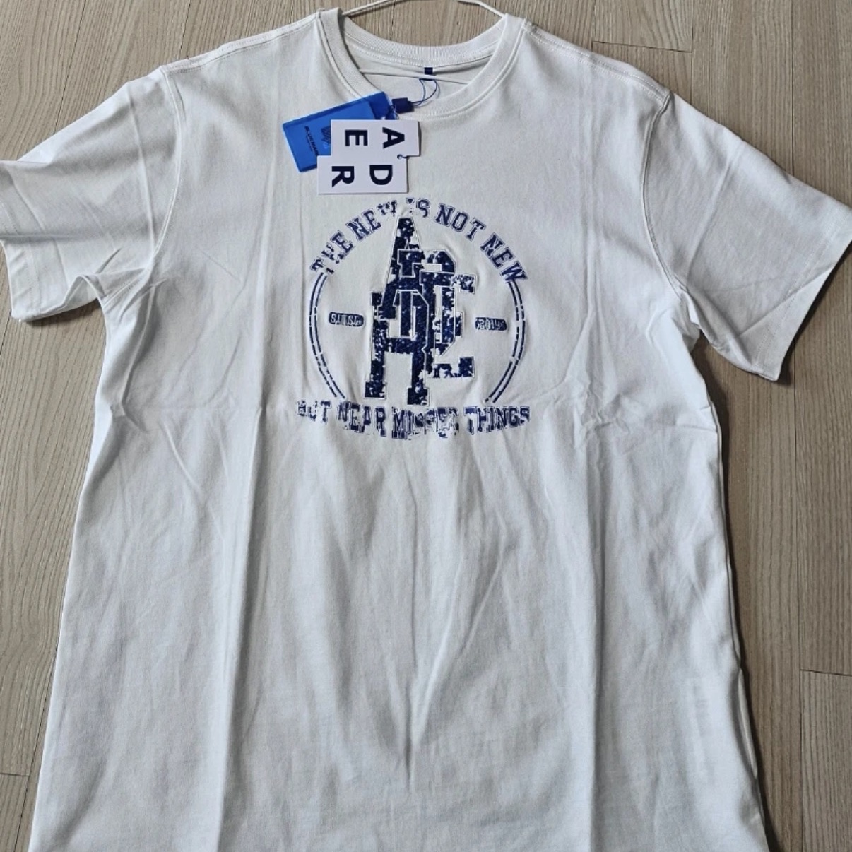 Ader Error Ladium T-Shirt Off White 착용 스타일